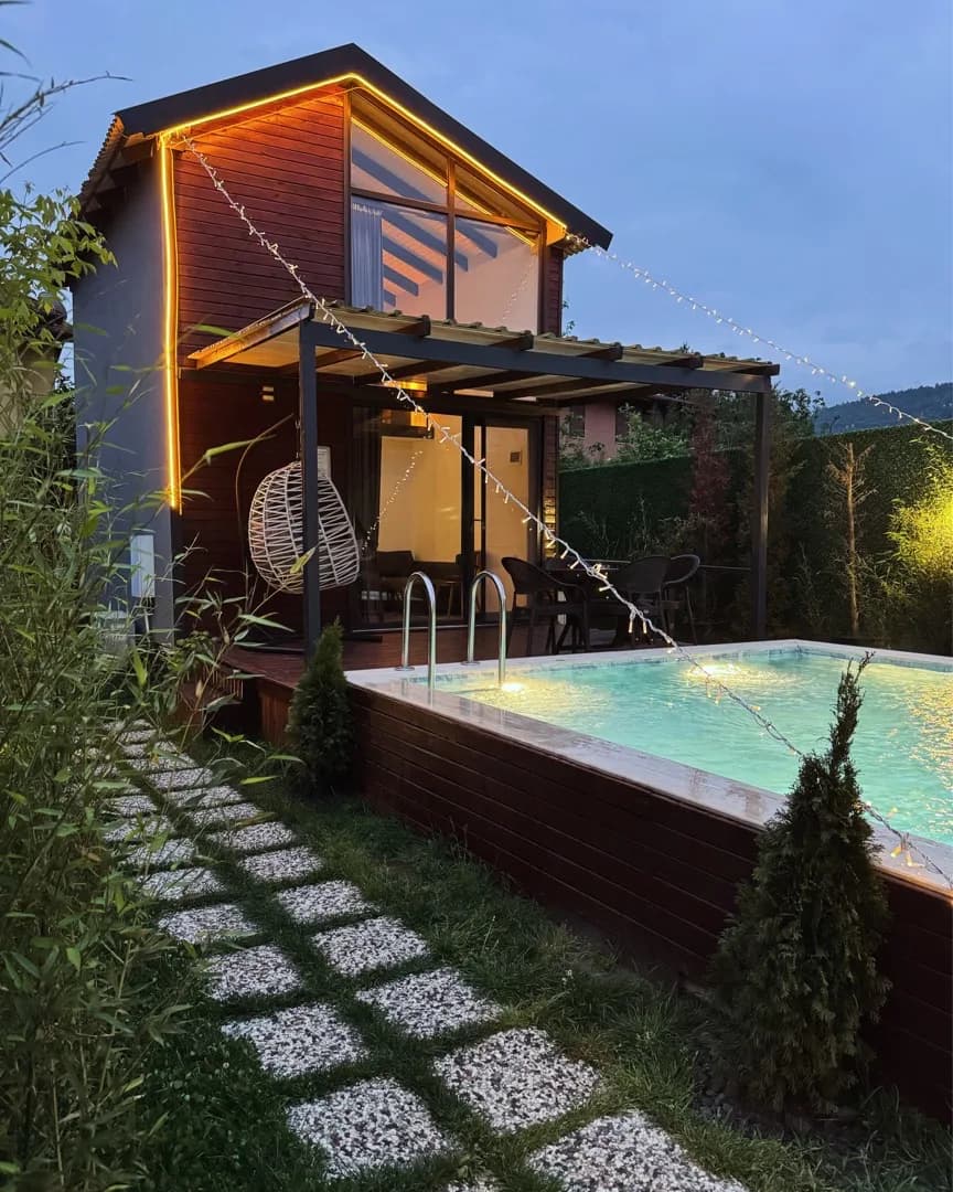 Sapanca'da Modern Tasarımlı, Isıtmalı Havuzlu, Konforlu Bungalov görsel 2