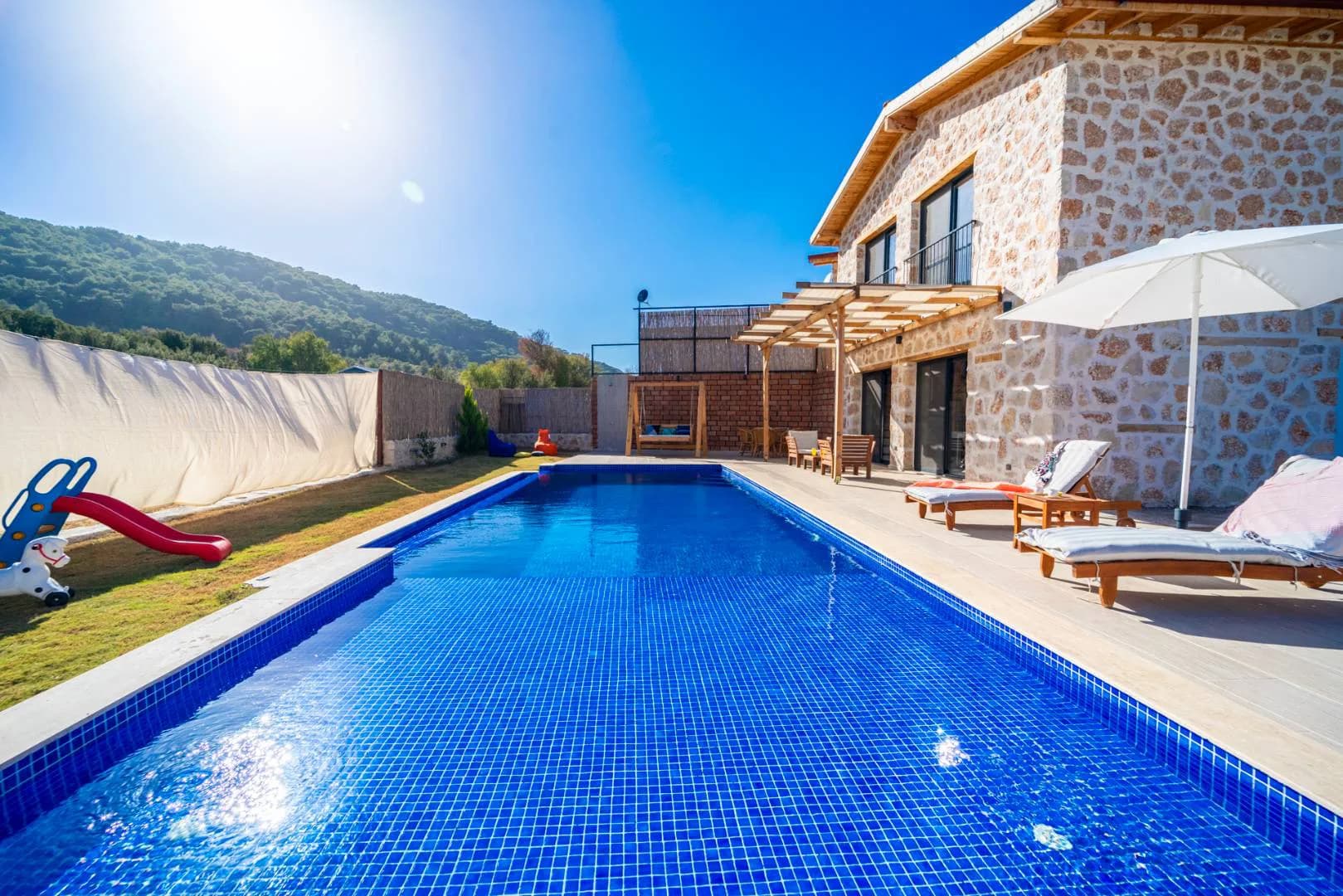 Kaş İslamlar'da Enfes Doğa Manzaralı, Özel Havuzlu, Kiralık Villa görsel 3