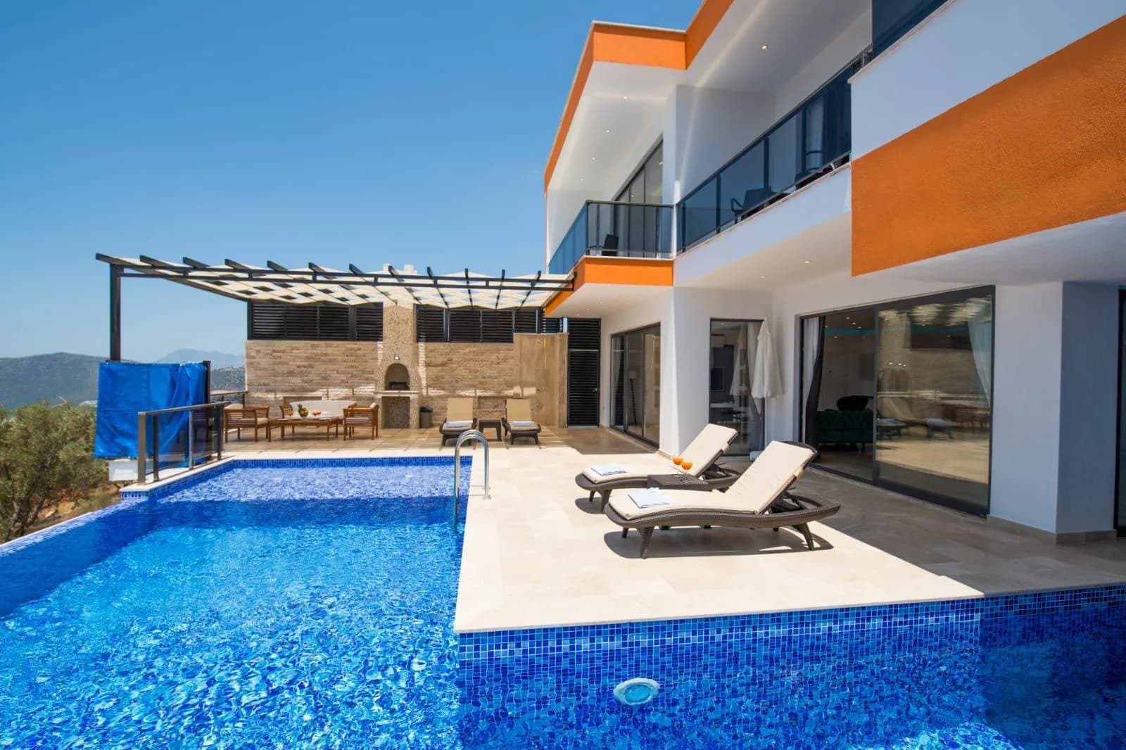Kaş Bezirgan'da Tasarımıyla Büyüleyen, Özel Havuzlu, Lüks Villa görsel 2