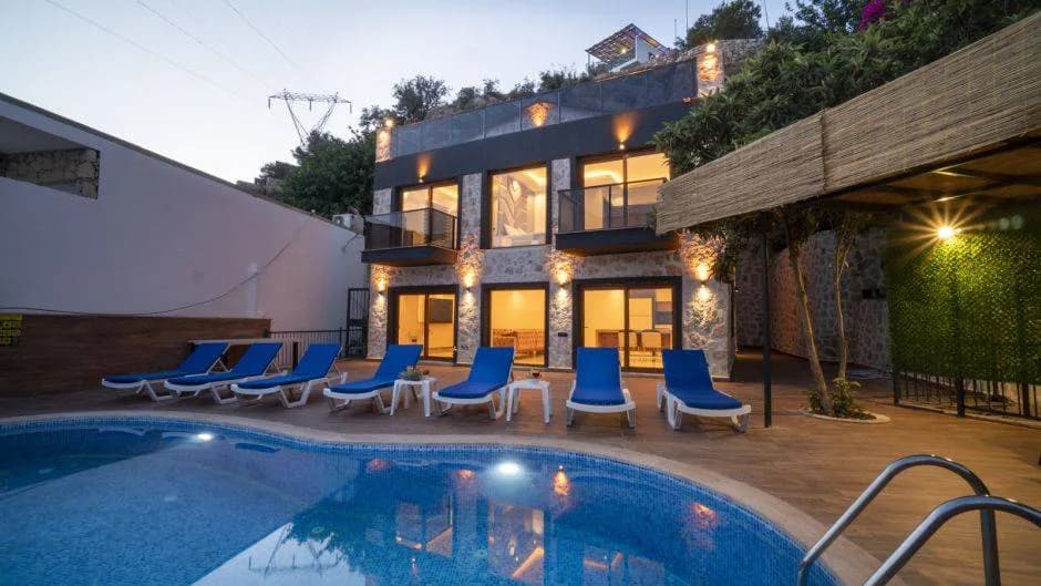 Kaş İslamlar'da Göz Alıcı Deniz Manzaralı, Özel Havuzlu, Nezih Villa görsel 3