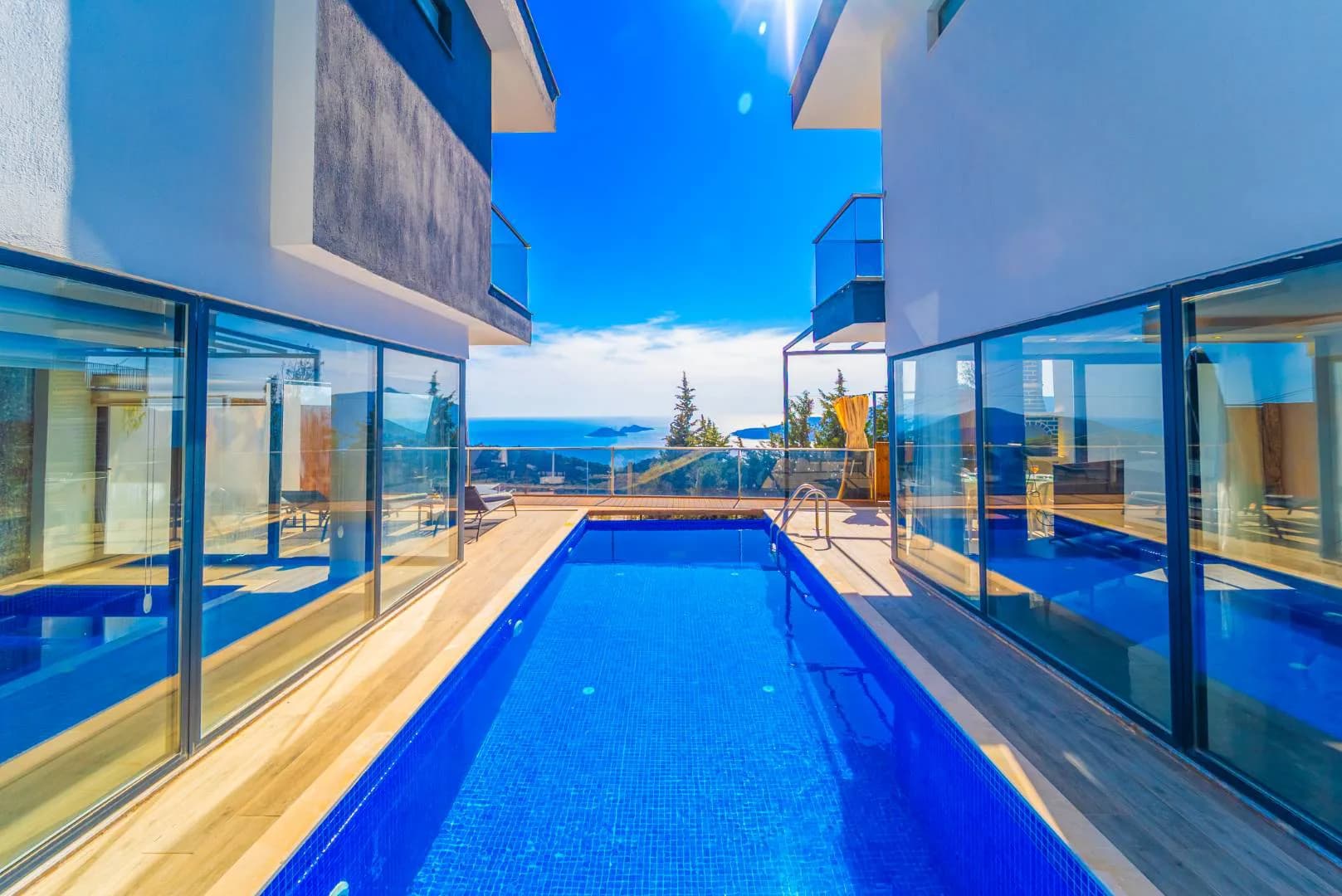 Kaş Kördere'de Geniş Ailelere Uygun, Özel Havuzlu, Modern Villa görsel 3