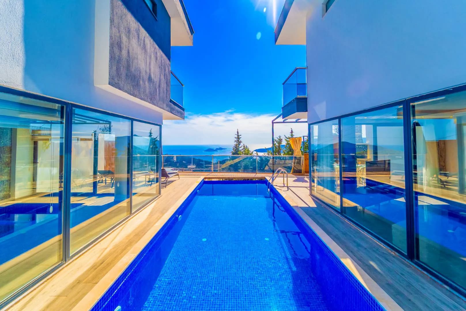 Kaş Kördere'de Geniş Ailelere Uygun, Özel Havuzlu, Modern Villa görsel 2