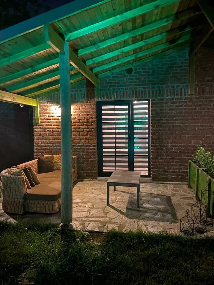 Sakarya Sapanca'da Verandalı, Ortak Geniş Bahçeli, Kiralık Ağaç Ev görsel 3