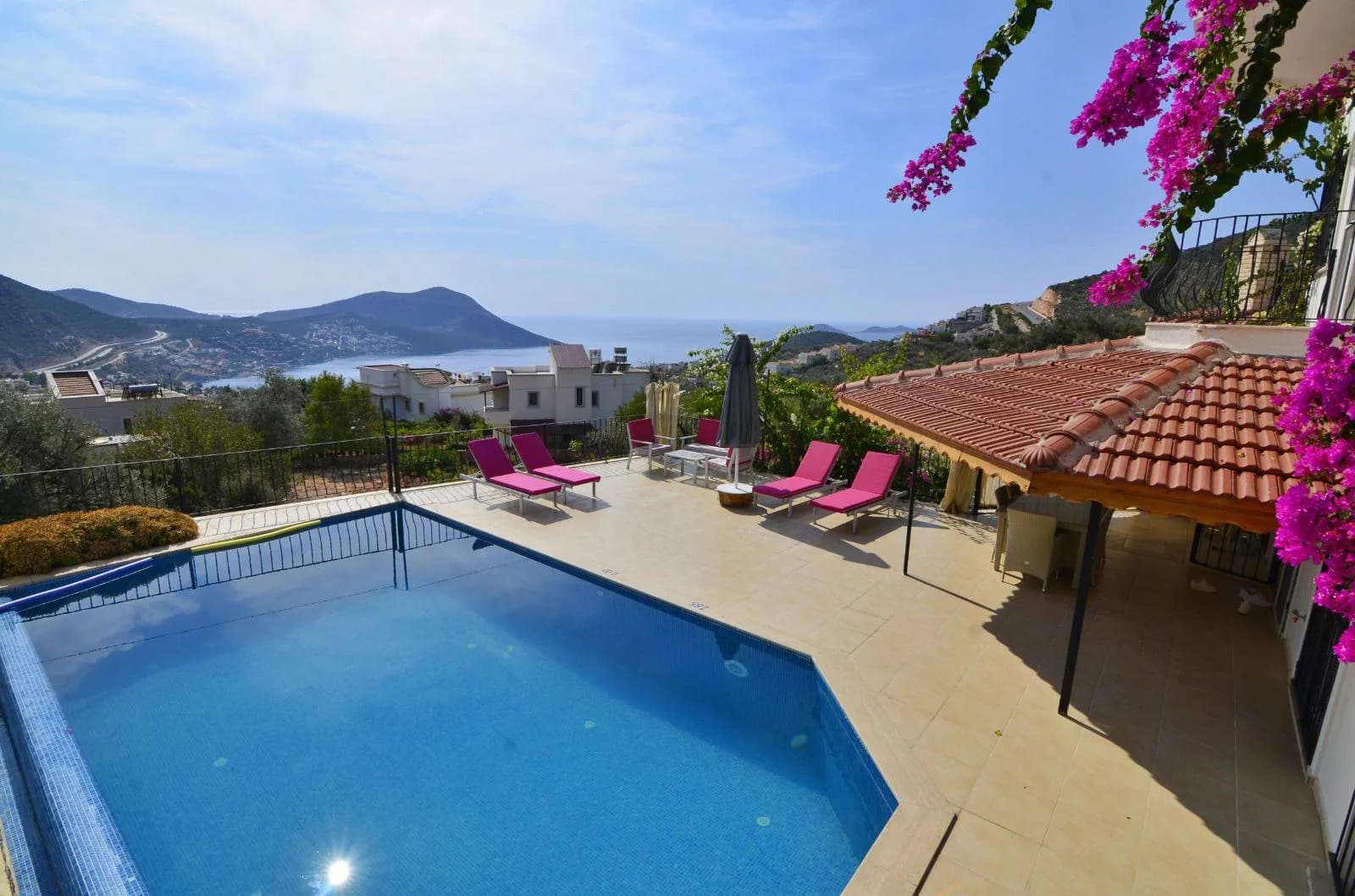 Kaş Kalkan'da Deniz Manzaralı, 8 Kişilik, Muhafazakar Villa görsel 2