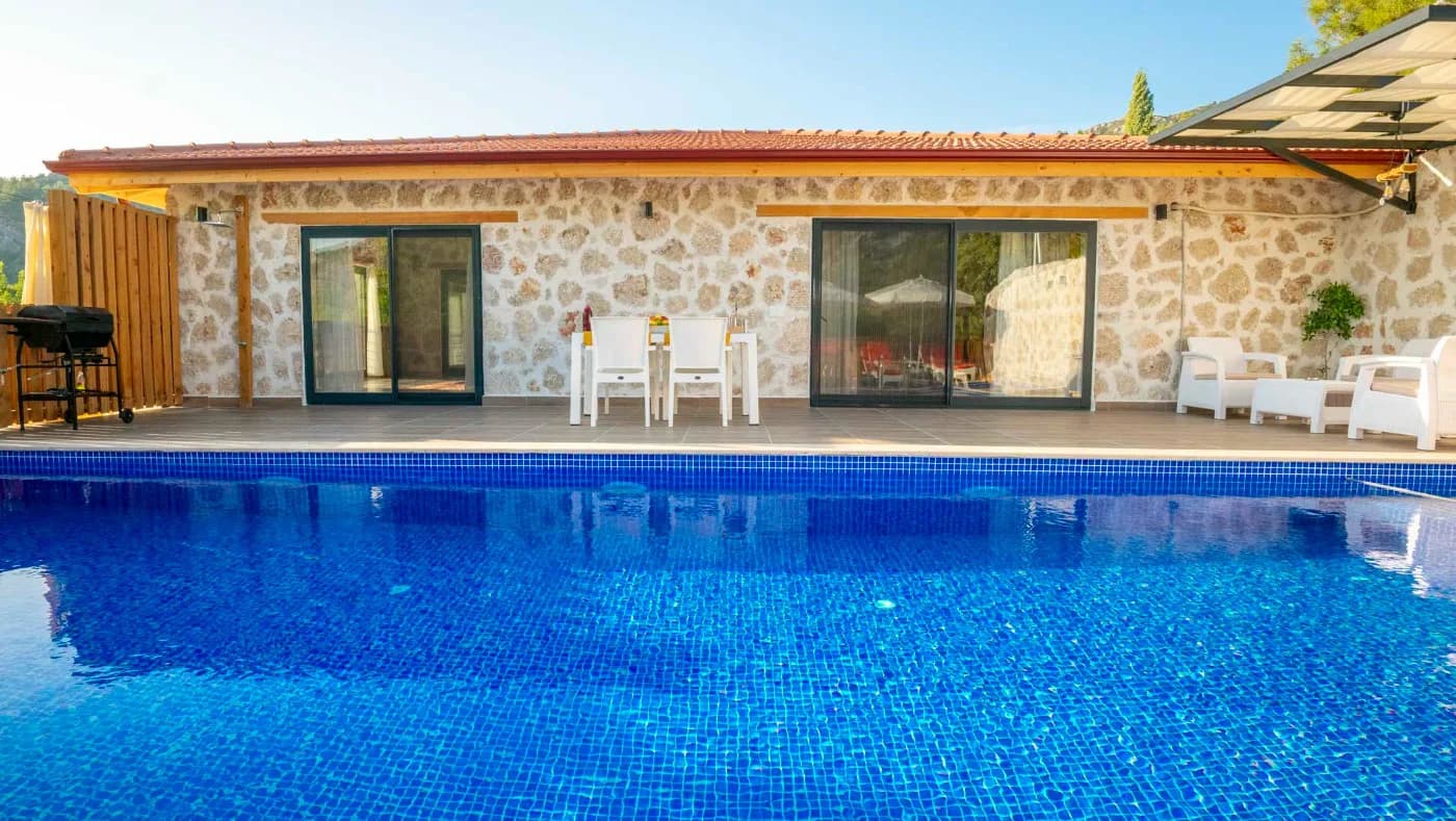 Kaş İslamlar'da Taş Mimarili, Özel Havuzlu, Modern Tasarımlı Villa görsel 3