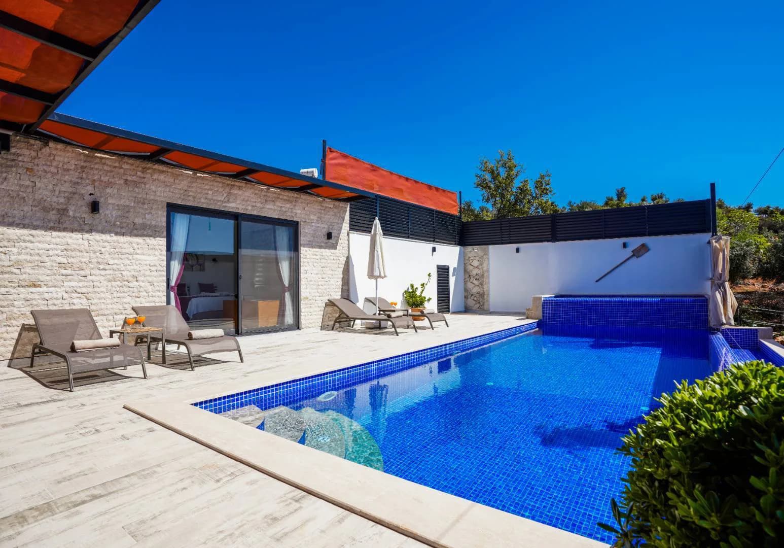 Kaş Bezirgan'da Huzurlu Doğada, Özel Havuzlu, 2+1 Konforlu Villa görsel 2