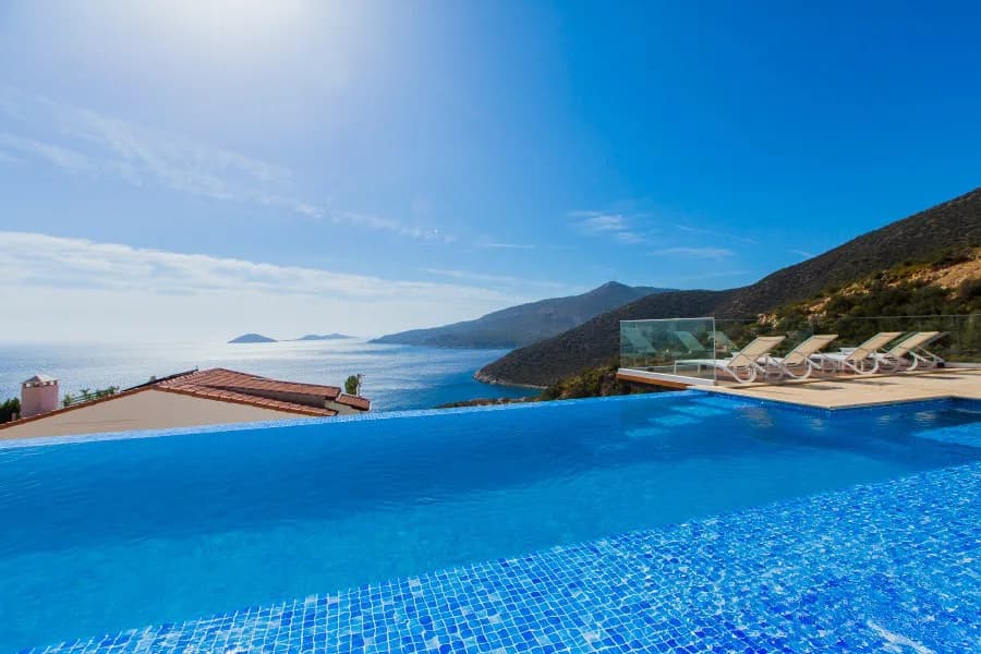Kaş Kalkan'da Denize Yakın, Sinema Odalı, Lüks Villa görsel 3