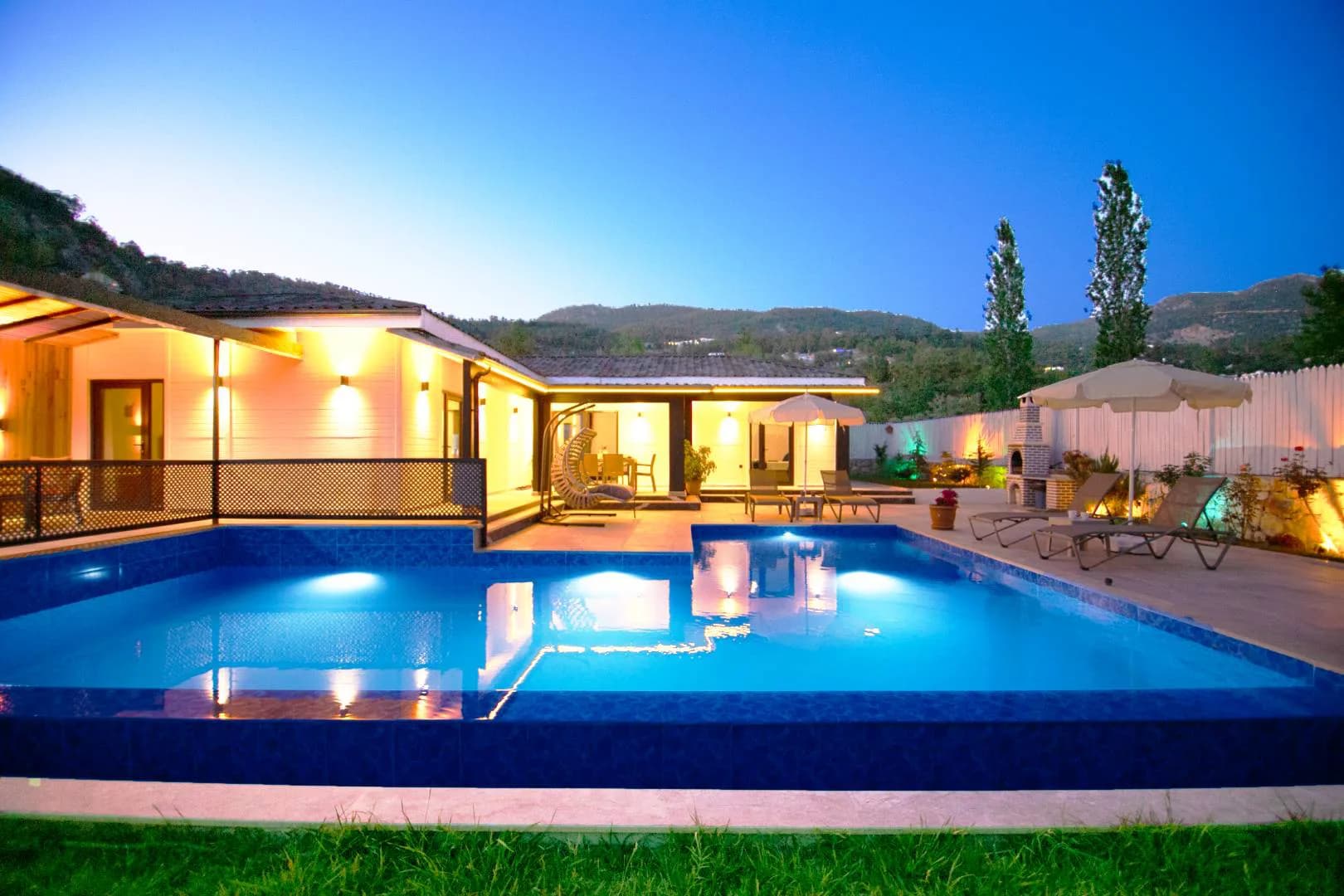 Kaş İslamlar'da Geniş Alanlara Sahip, Özel Havuzlu, Jakuzili Villa görsel 2