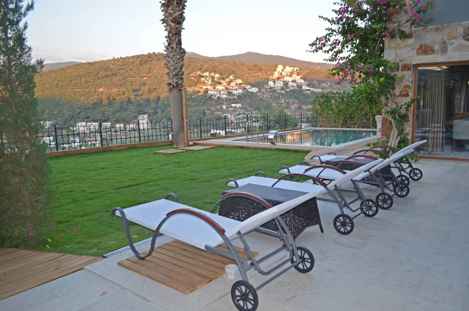 Bodrum Torba'da Muhteşem Deniz Manzaralı, Özel Havuzlu, Kiralık Villa görsel 3