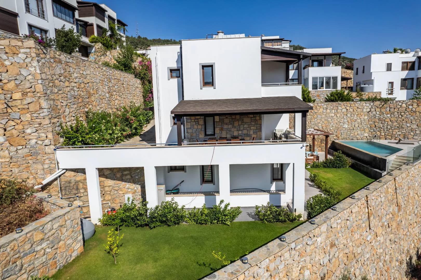 Bodrum Umurca'da Merkezi Konumda, Özel Havuzlu, 7 Kişilik Villa görsel 3