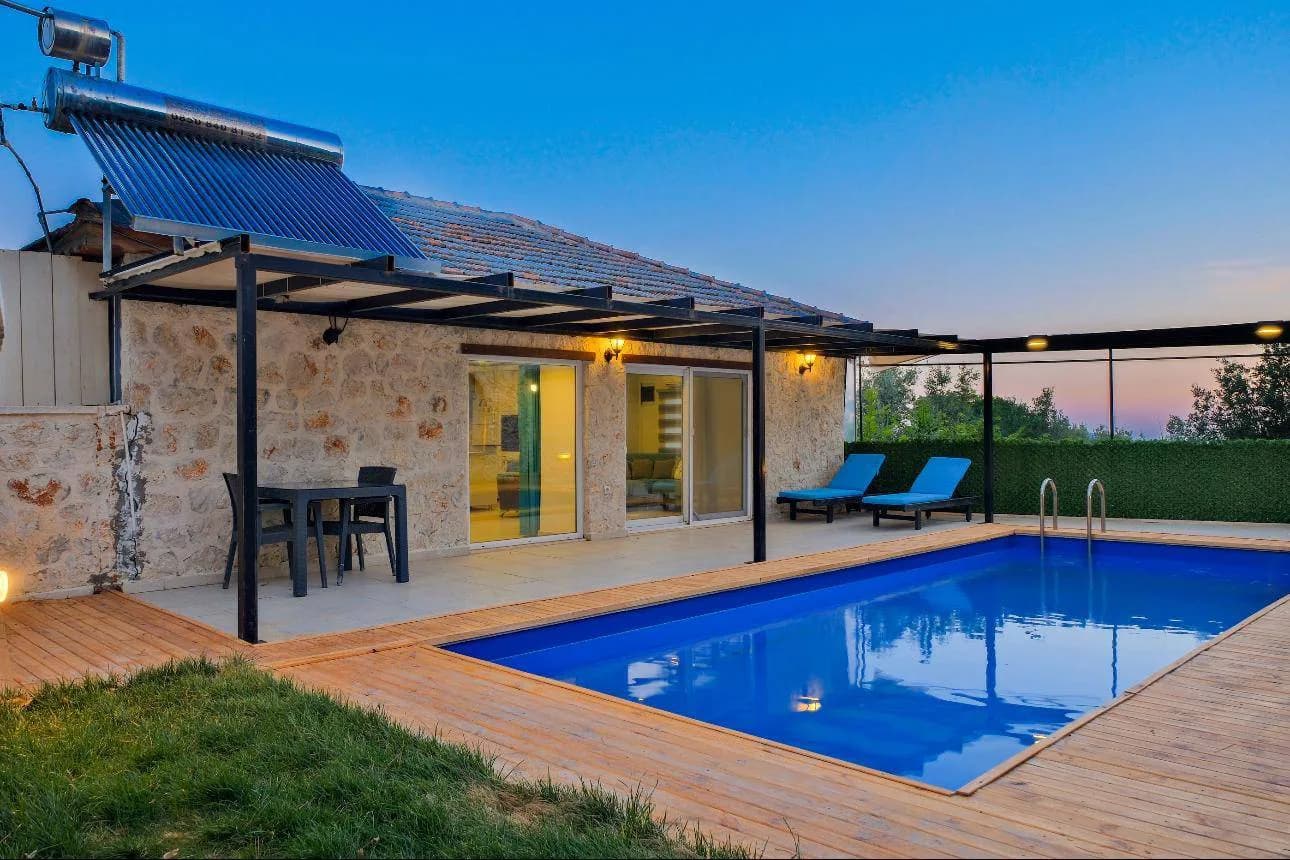 Kaş İslamlar'da Yeşillikler İçerisinde, Özel Havuzlu, Modern Villa görsel 2