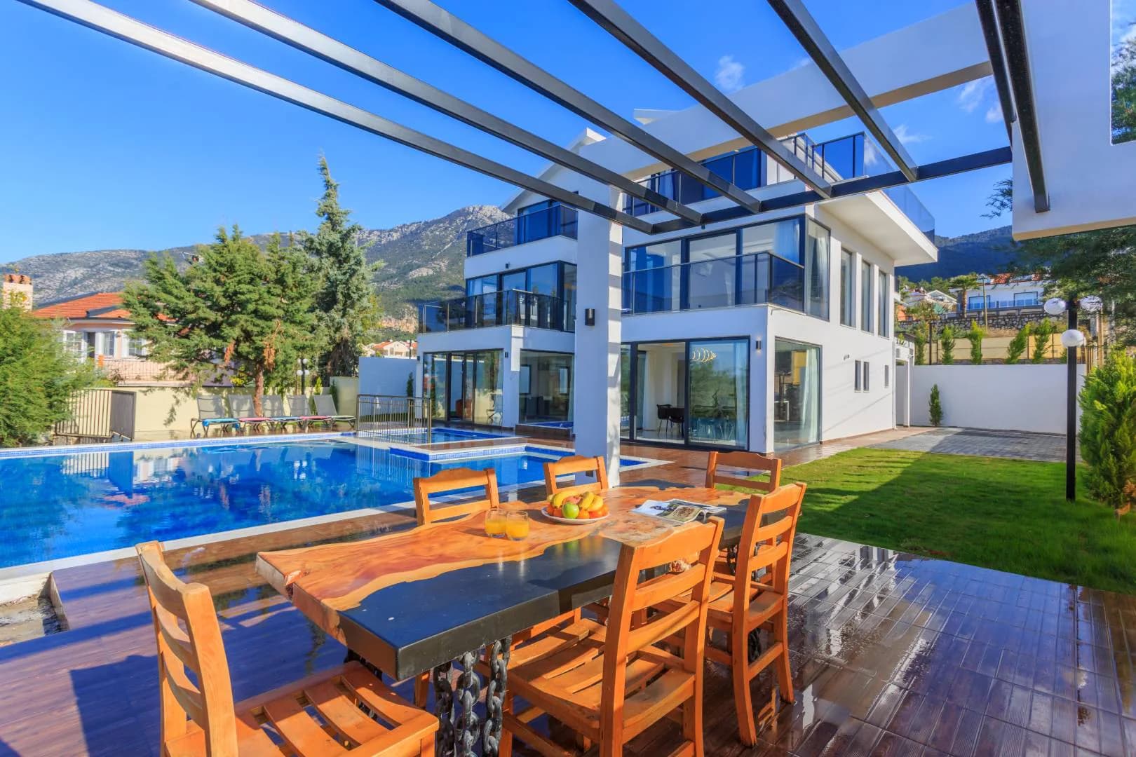 Fethiye Ölüdeniz'de Muhteşem Doğada, Kapalı Havuzlu, Konforlu Villa görsel 2