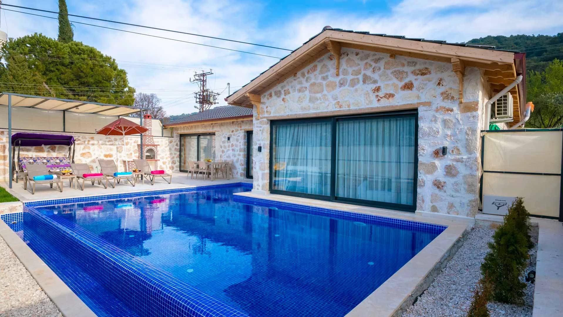 Kaş Sarıbelen'de Huzurlu Doğa İçerisinde, Özel Havuzlu, Modern Villa görsel 2