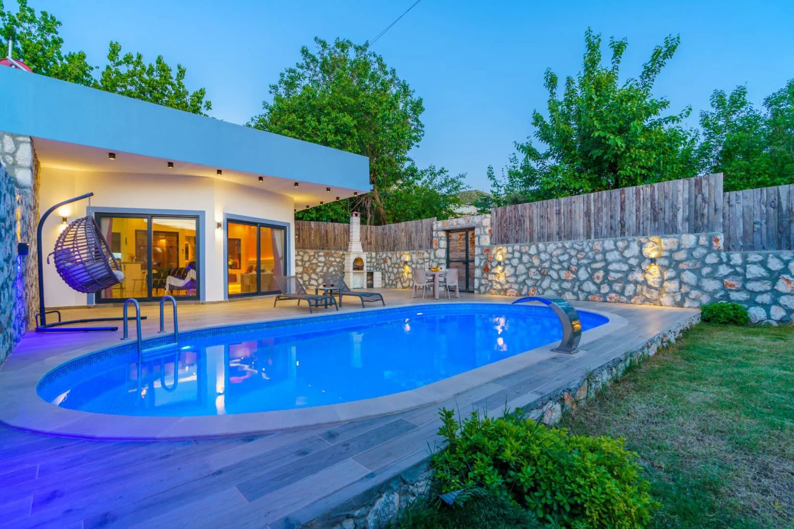 Kaş Üzümlü'de Balayı Çiftlerine Uygun, Özel Havuzlu, 1+0 Villa görsel 2