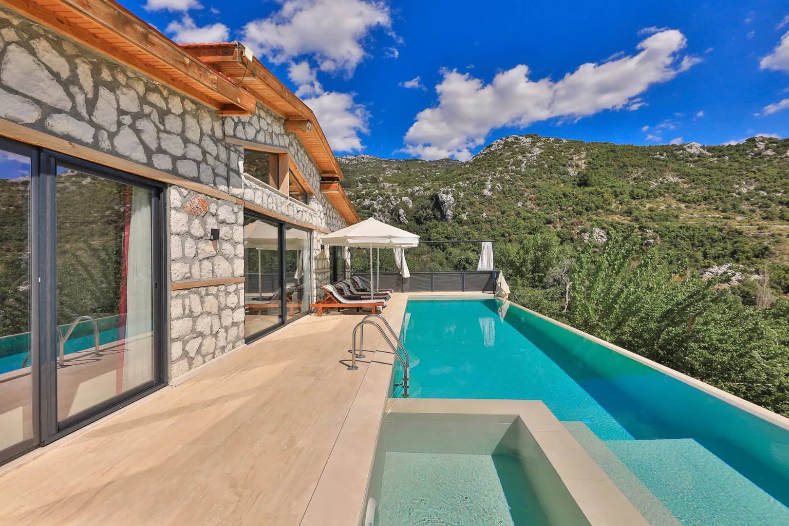 Kaş İslamlar'da Muhteşem Doğada, Özel Havuzlu, Taş Villa görsel 2