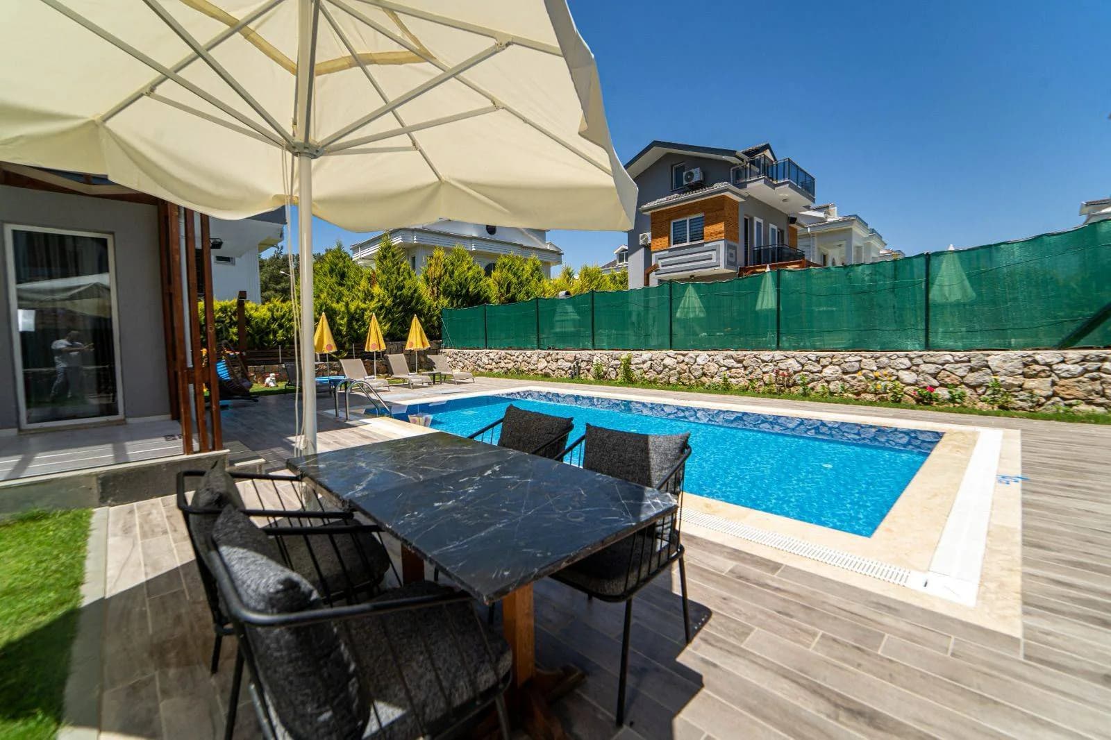 Fethiye Ölüdeniz'de Nezih Konumda, Özel Havuzlu, Bahçeli Villa görsel 3