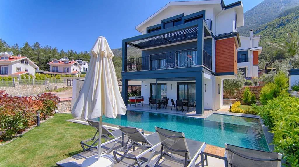 Fethiye Ölüdeniz'de Geniş Bahçeli, Özel Havuzlu, Jakuzili, Ferah Villa görsel 2