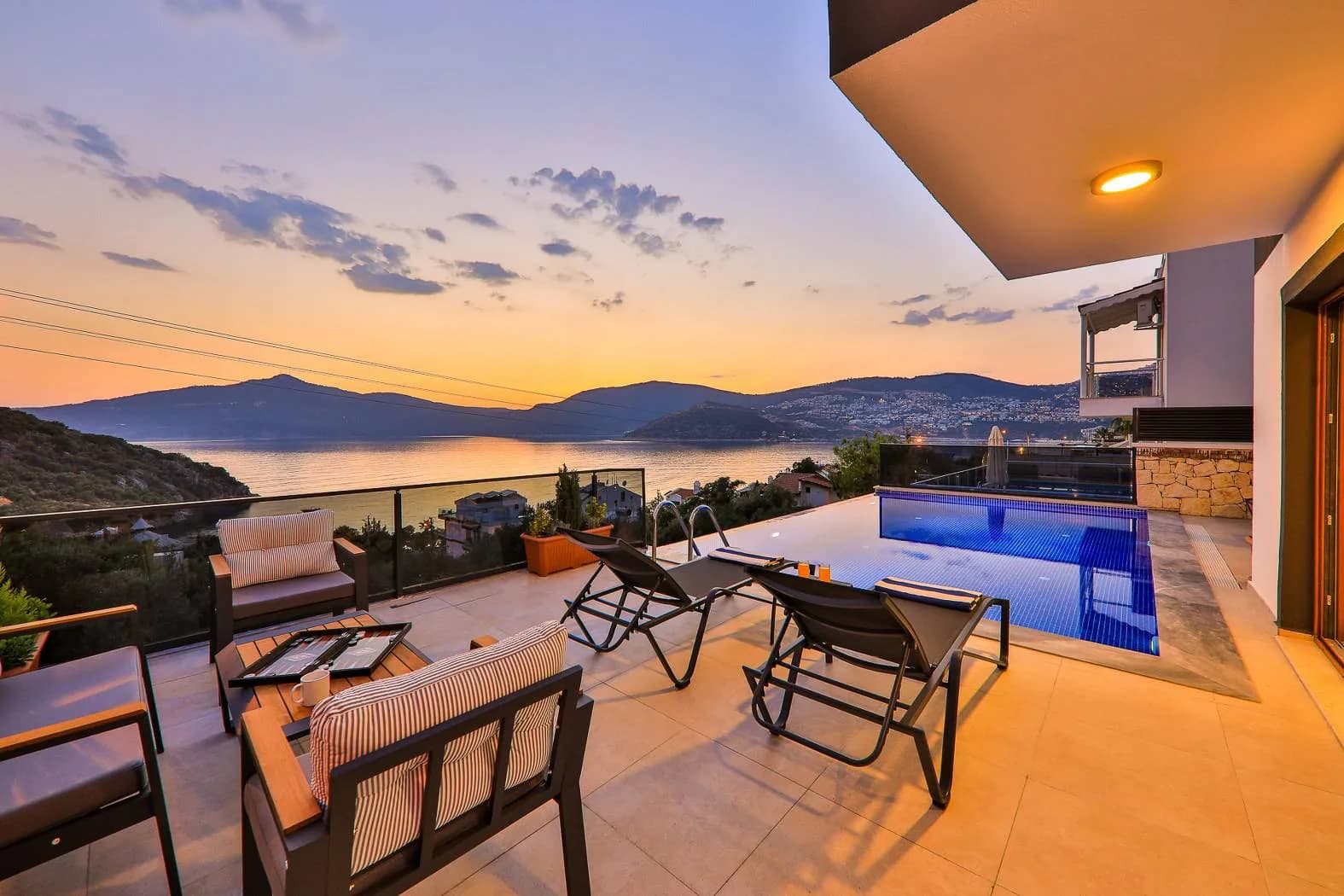 Kaş Kalkan'da Deniz Manzaralı, Sonsuzluk Havuzlu, Lüks Villa görsel 3