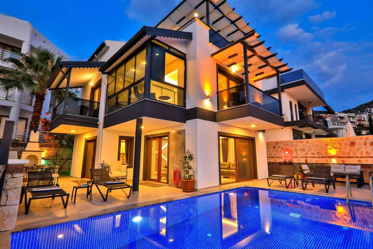 Kaş Kalkan'da Deniz Manzaralı, Sonsuzluk Havuzlu, Lüks Villa görsel 2