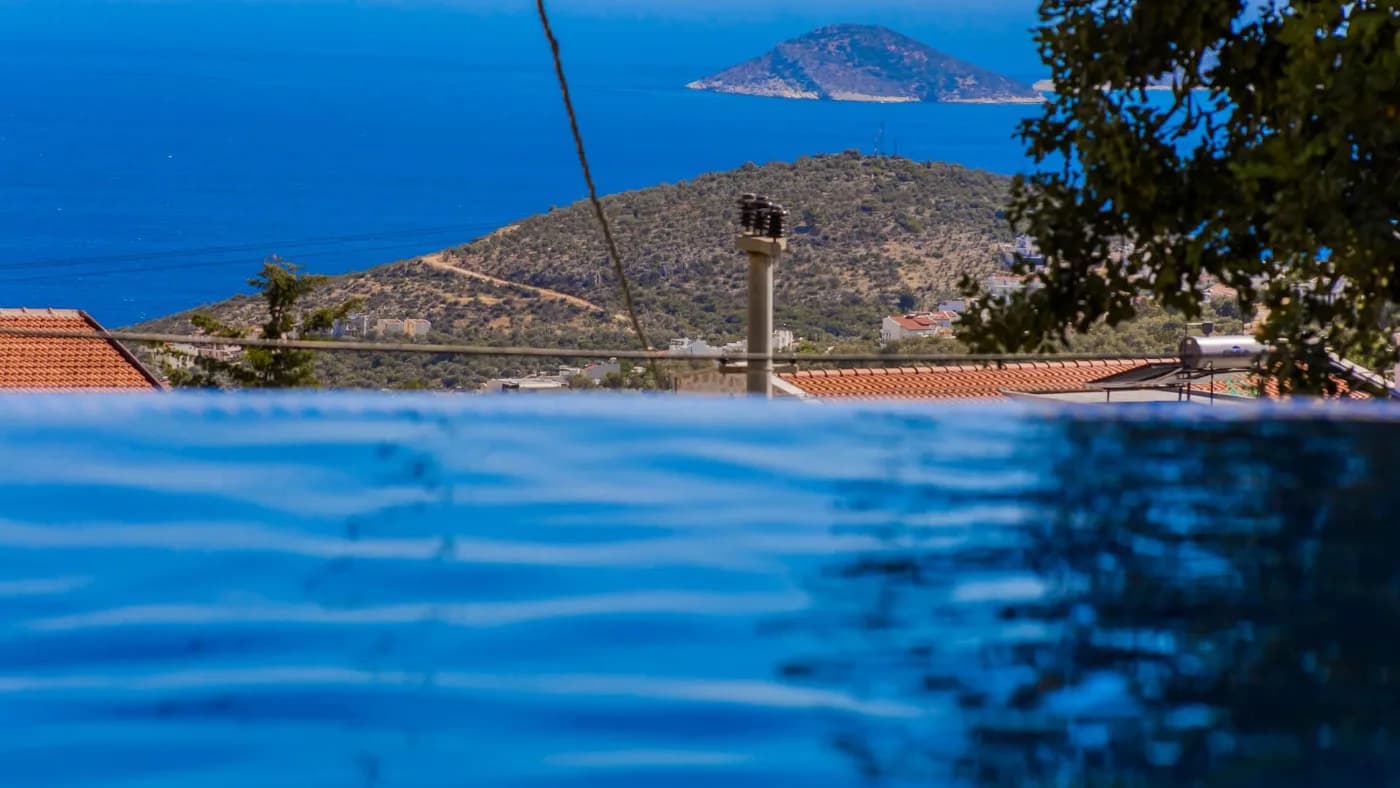 Kalkan Akbel'de Deniz Manzaralı, Özel Havuzlu, Kiralık Balayı Villası görsel 3