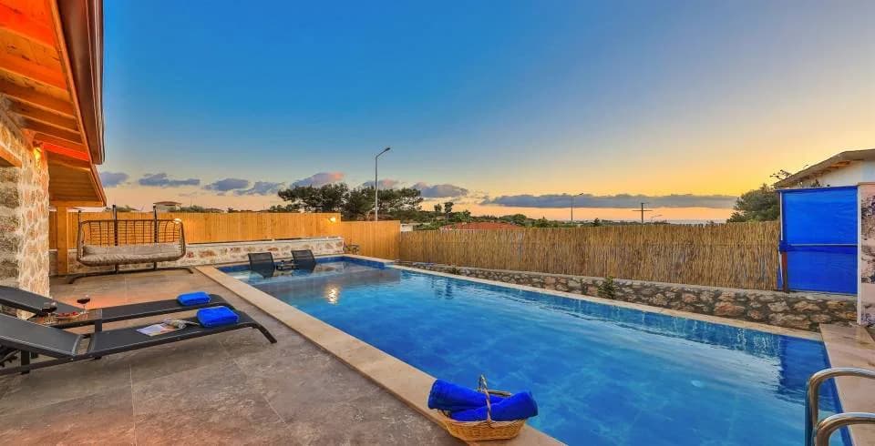 Kaş Gelemiş'de Denize Yakın Konumda, Özel Havuzlu, Kiralık Villa görsel 2