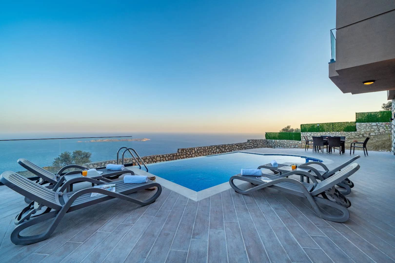 Antalya Kaş'ta Geniş Ailelere Uygun, Sonsuzluk Havuzlu, Lüks Villa görsel 2
