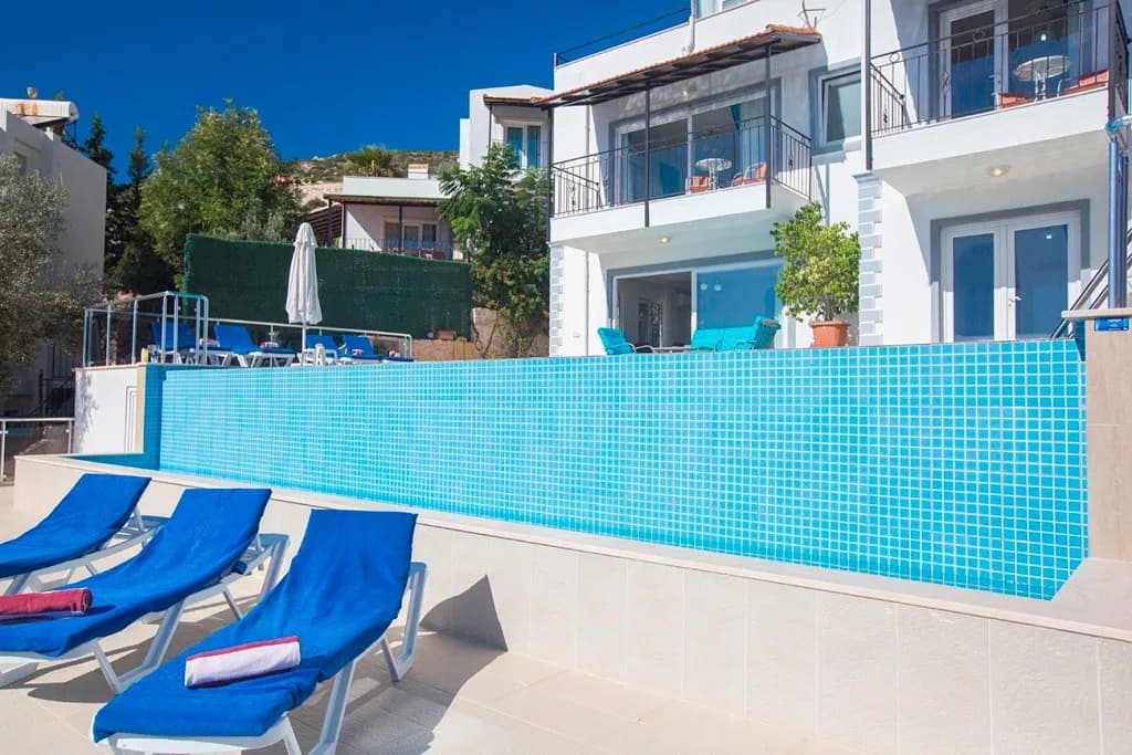 Kalkan'da Deniz Manzaralı, Denize Yürüyüş Mesafesinde, Kiralık Villa görsel 2