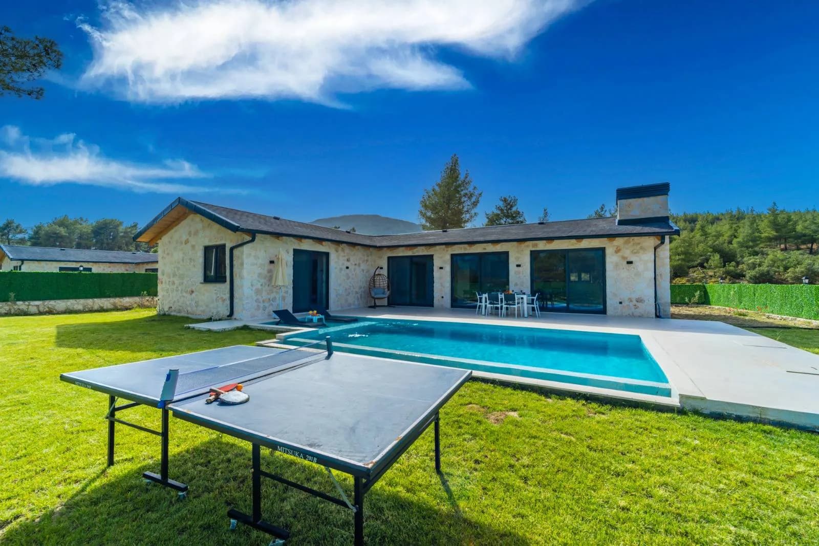 Kaş Uğrar'da Geniş Bahçe İçerisinde, Özel Havuzlu, Otantik Villa görsel 3