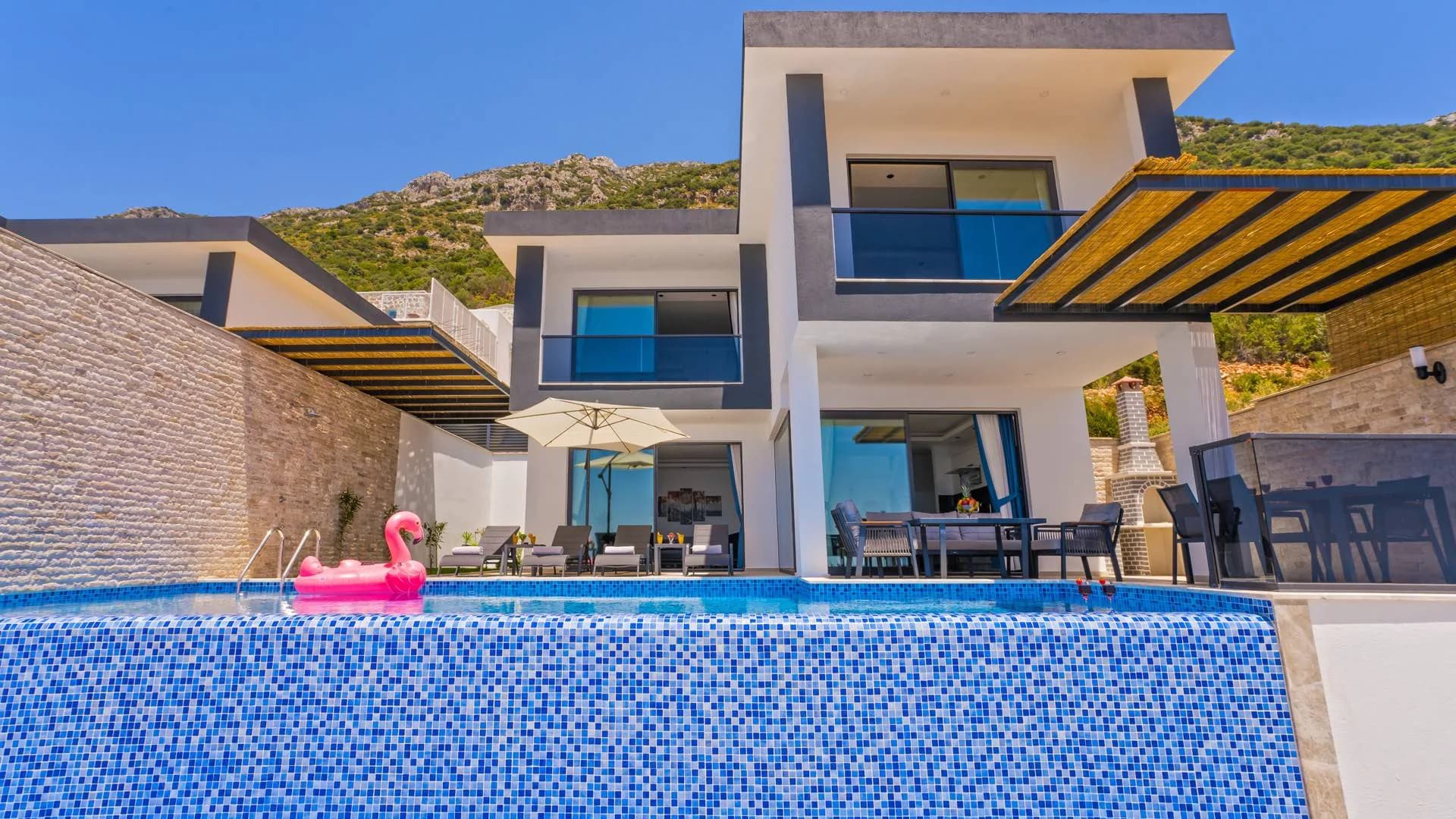 Kaş Kördere'de Sakin Konumda, Özel Havuzlu, İkiz Villa görsel 2