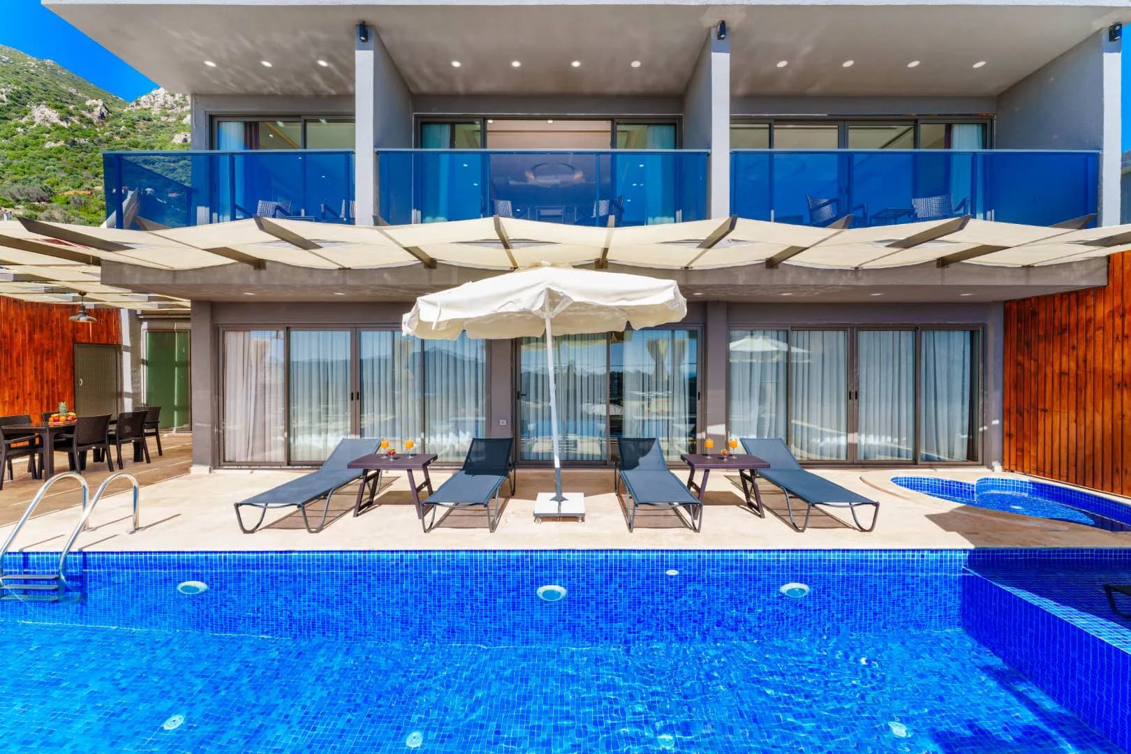 Kaş Bezirgan'da Deniz Ve Doğa Manzaralı, Özel Havuzlu, Lüks Villa görsel 2