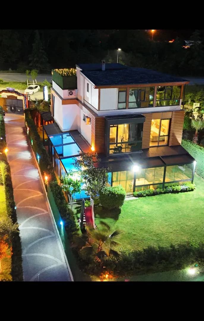 Sakarya Sapanca'da Tesis İçerisinde, Kapalı Havuzlu, Konforlu Villa görsel 2