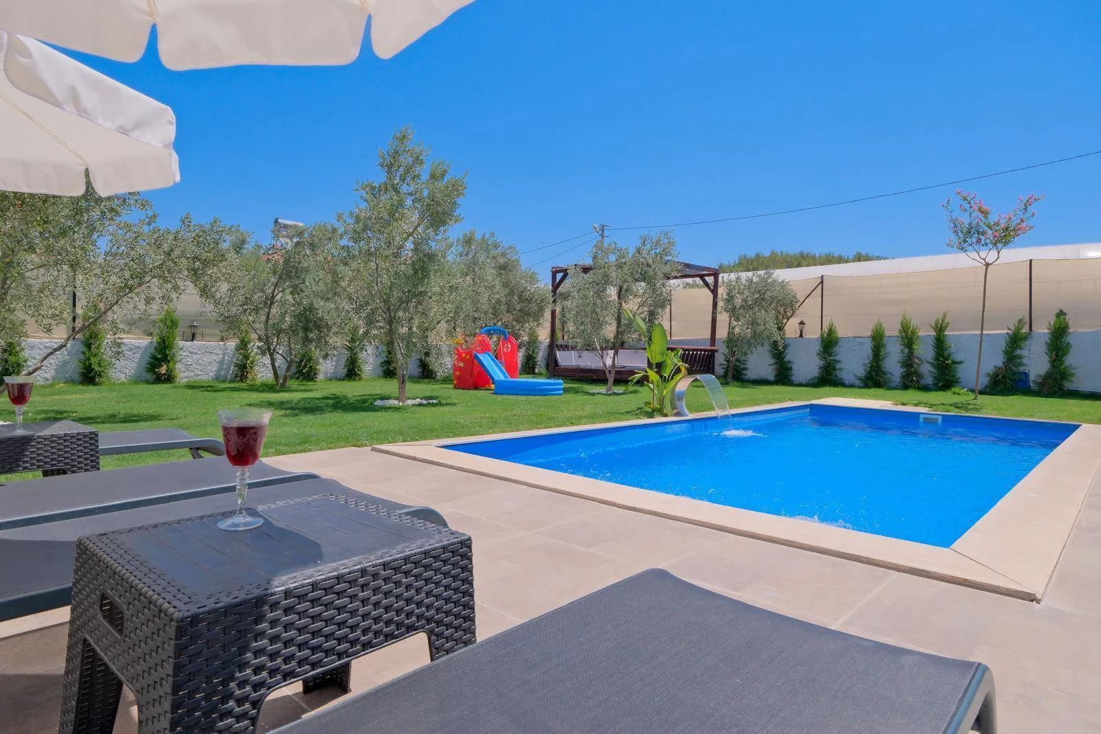 Fethiye Bozyer'de Yemyeşil Bahçeli, Özel Havuzlu, 3+1 Villa görsel 3