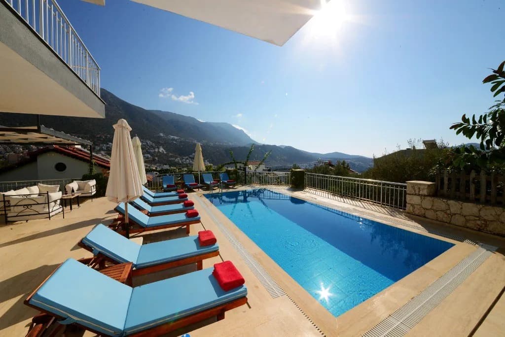 Kalkan'da Deniz Manzaralı, Özel Havuzlu, Merkezi Konumda Villa görsel 3
