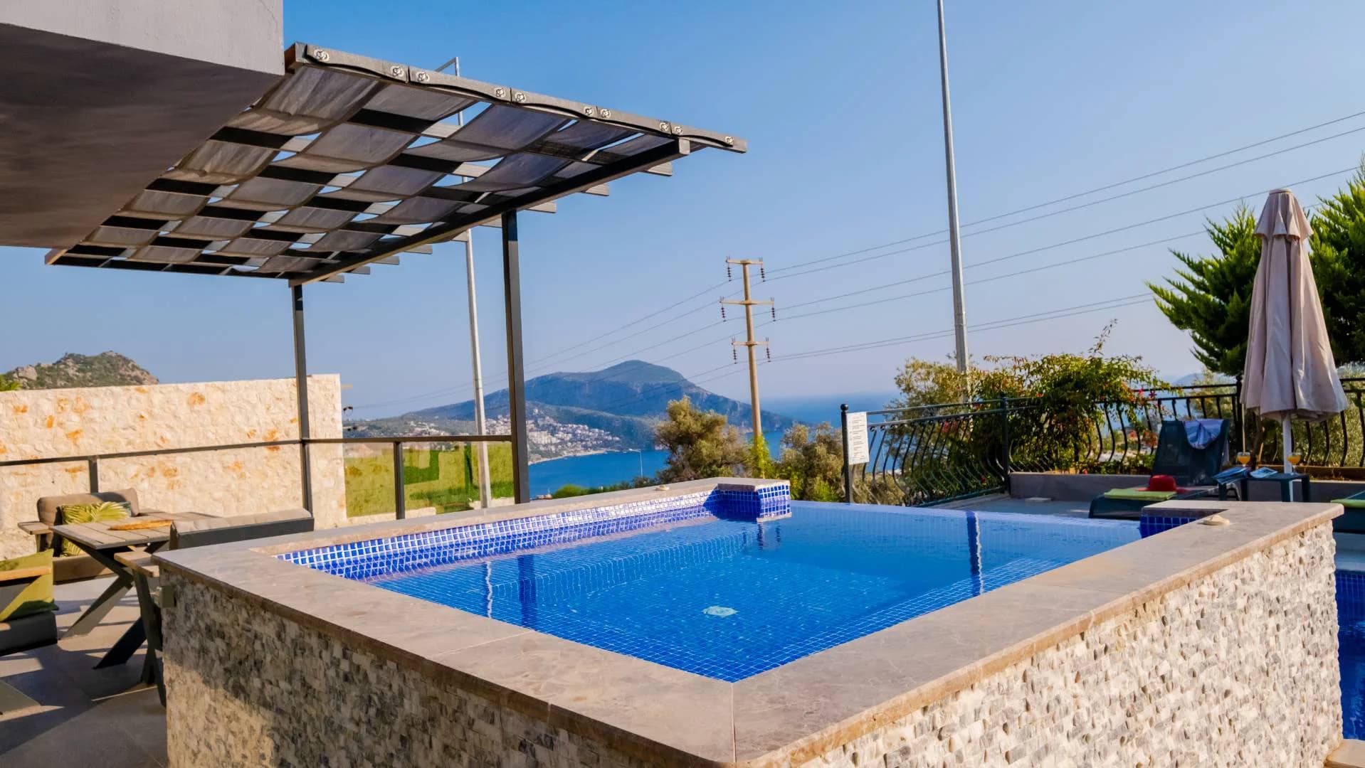 Kaş Kalkan'da Modern Tasarımlı, Özel Çift Havuzlu, Konforlu Villa görsel 3