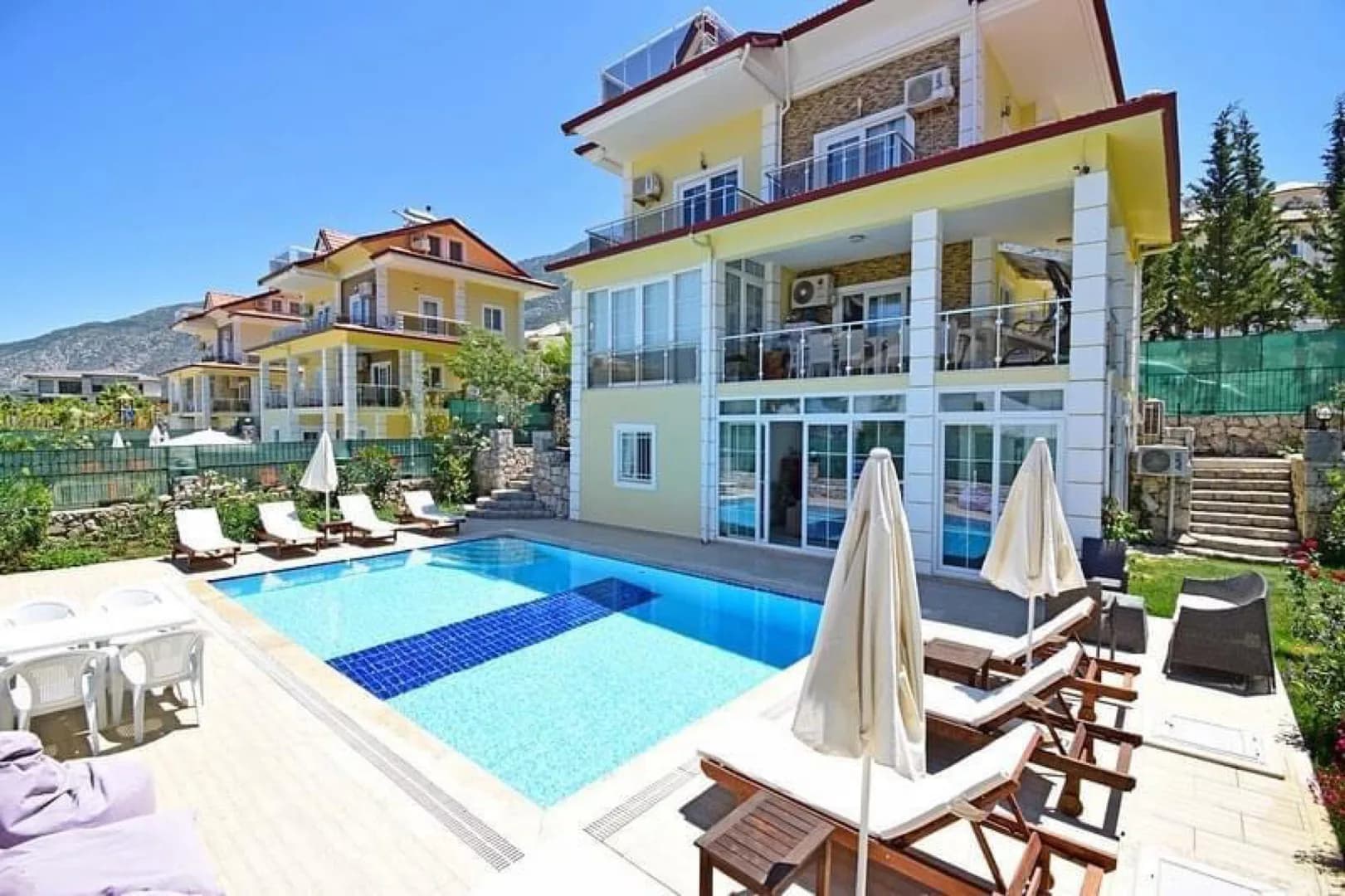 Fethiye Ölüdeniz'de Doğa İçerisinde, Enfes Tasarımlı, Kiralık Villa görsel 3