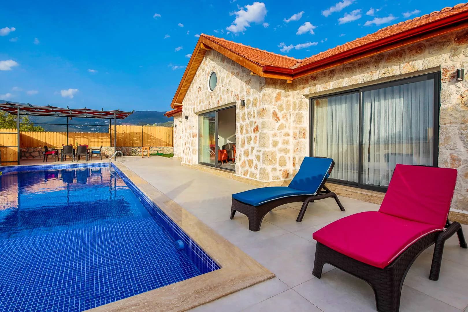Kaş Gelemiş'te Doğa Manzaralı, Özel Havuzlu, Modern Villa görsel 2