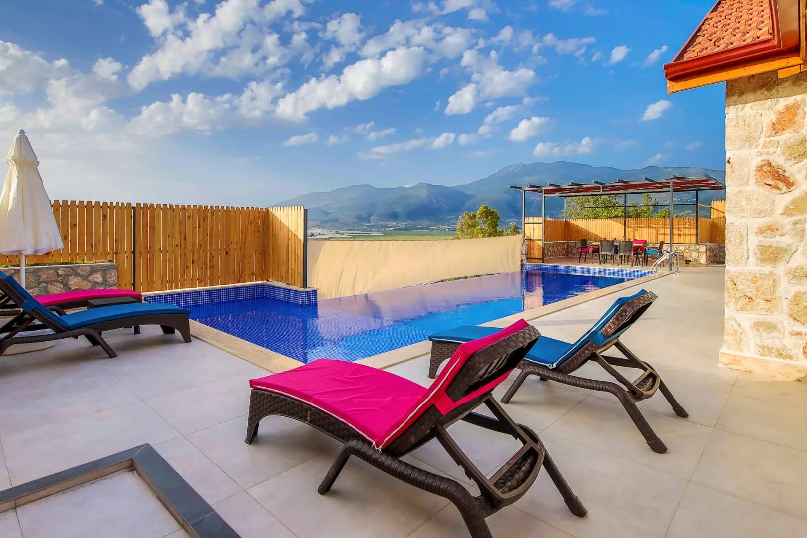 Kaş Gelemiş'te Doğa Manzaralı, Özel Havuzlu, Modern Villa görsel 3