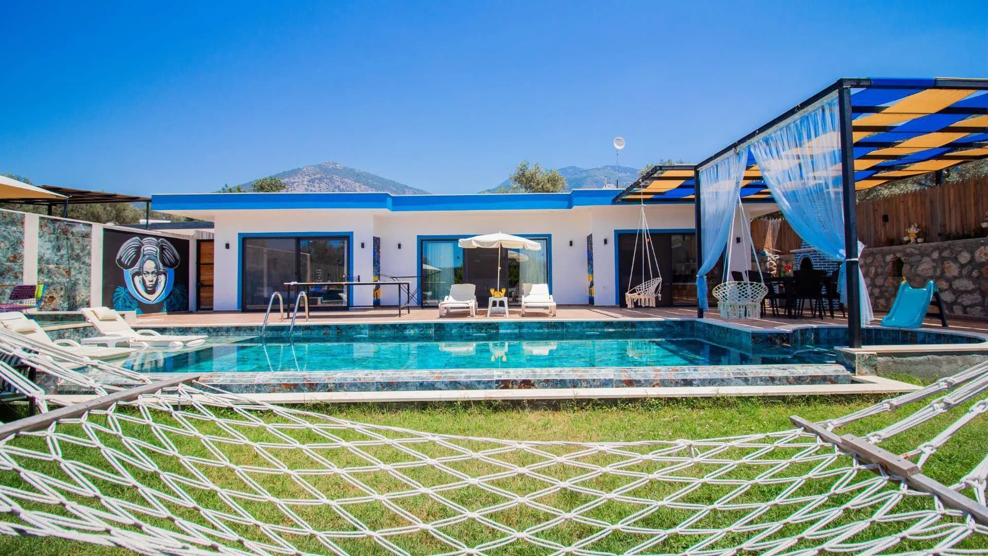 Kaş Çayköy'de Modern Tasarımlı, Özel Havuzlu, Lüks Villa görsel 2