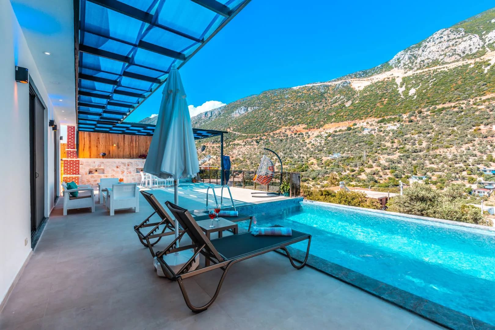 Kaş Bezirgan'da Sakin Konumda, Özel Havuzlu, Muhafazakar Villa görsel 3