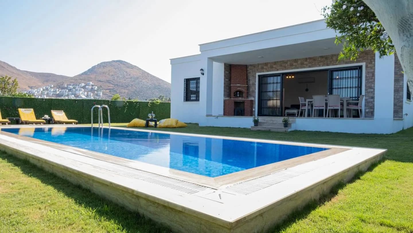 Bodrum Bahçelievler'de Denize Yakın, Özel Havuzlu, Modern Villa görsel 3