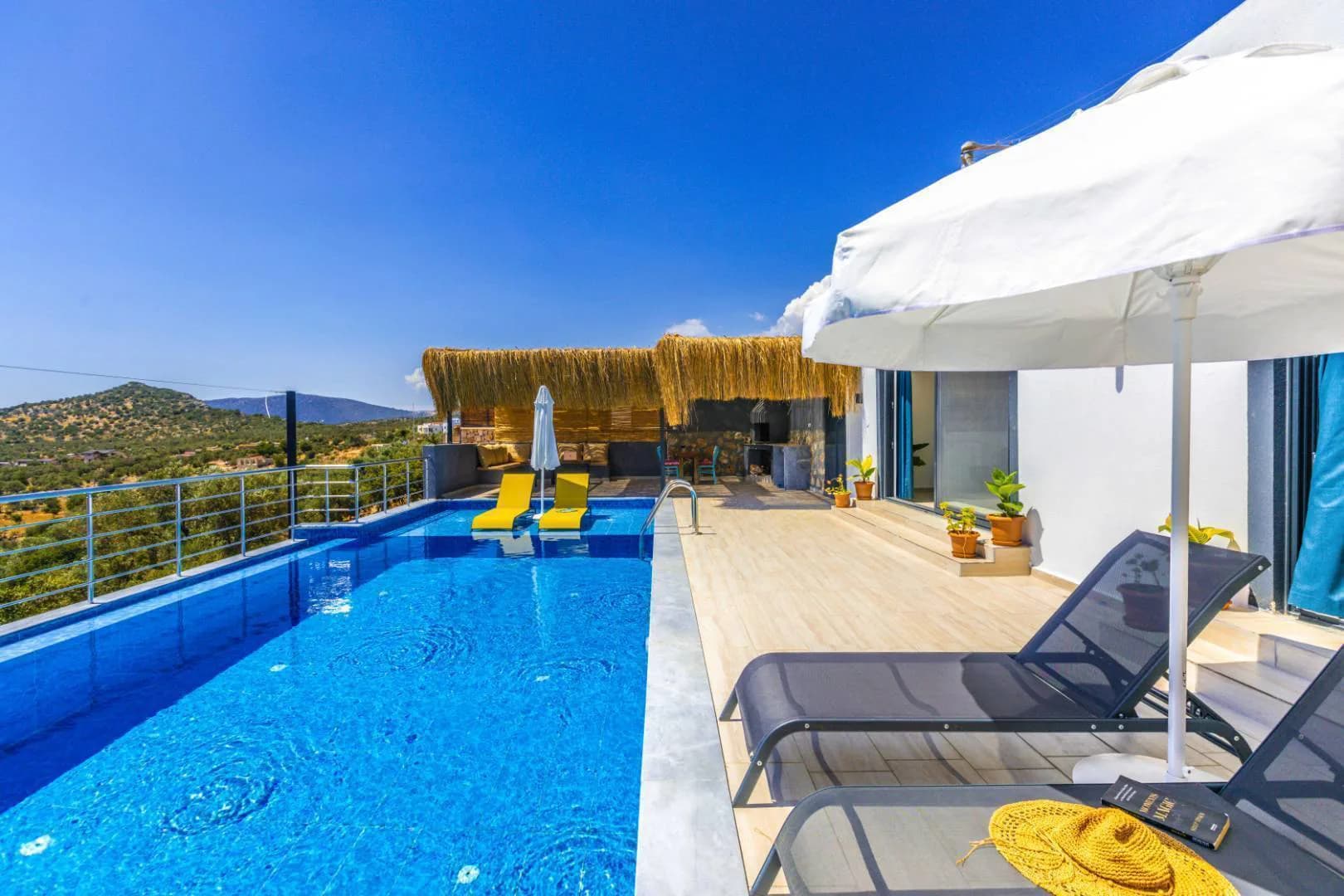 Kaş Bezirgan'da Çekirdek Ailelere Uygun, Özel Havuzlu, Konforlu Villa görsel 3
