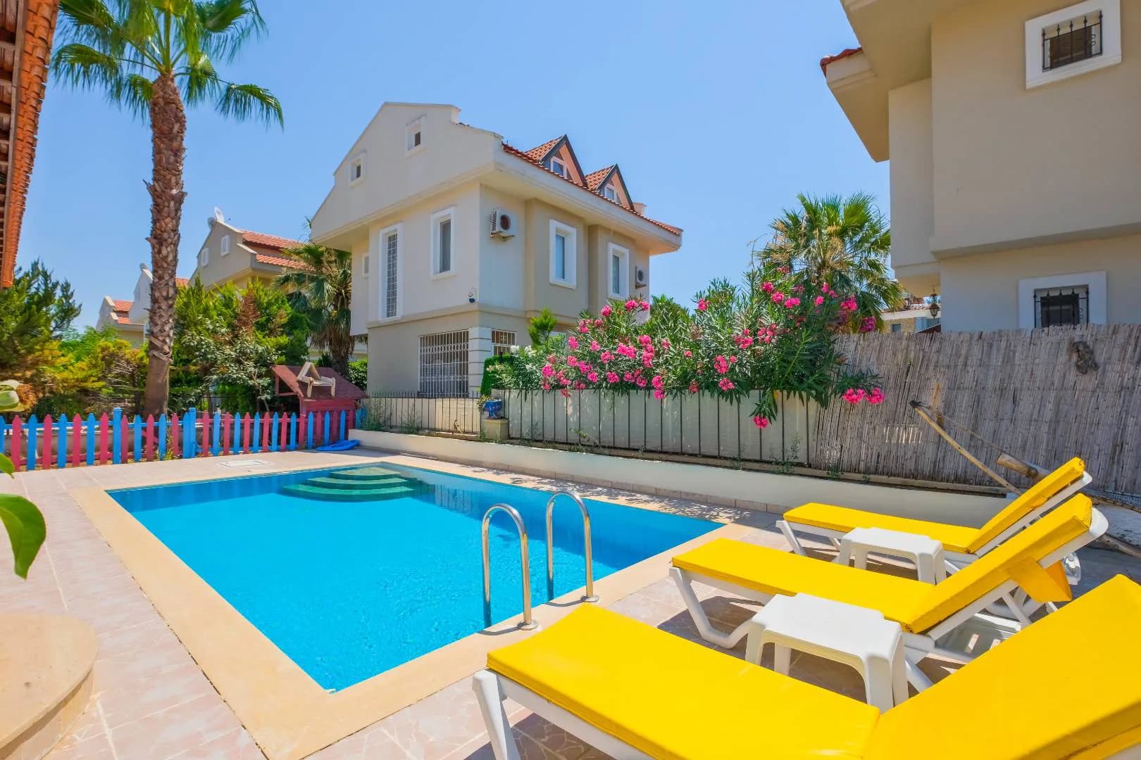 Fethiye Çiftlik'te Geniş Alanlara Sahip, Özel Havuzlu, Konforlu Villa görsel 3
