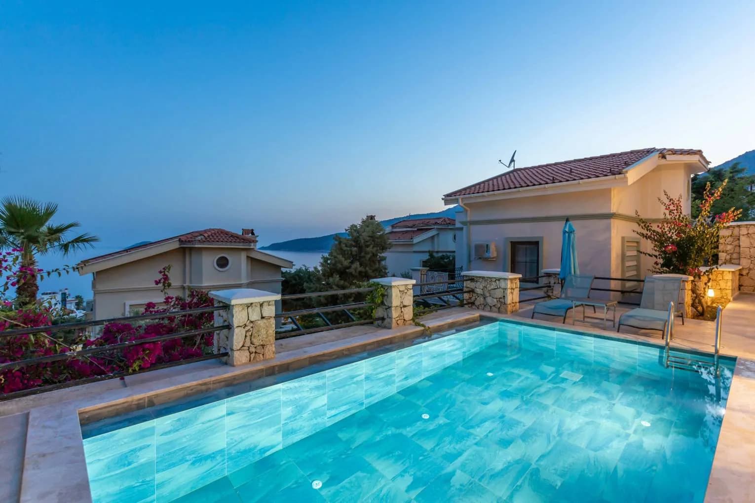 Kalkan Kalamar'da Deniz Manzaralı, Geniş Ailelere Uygun, Kiralık Villa görsel 3