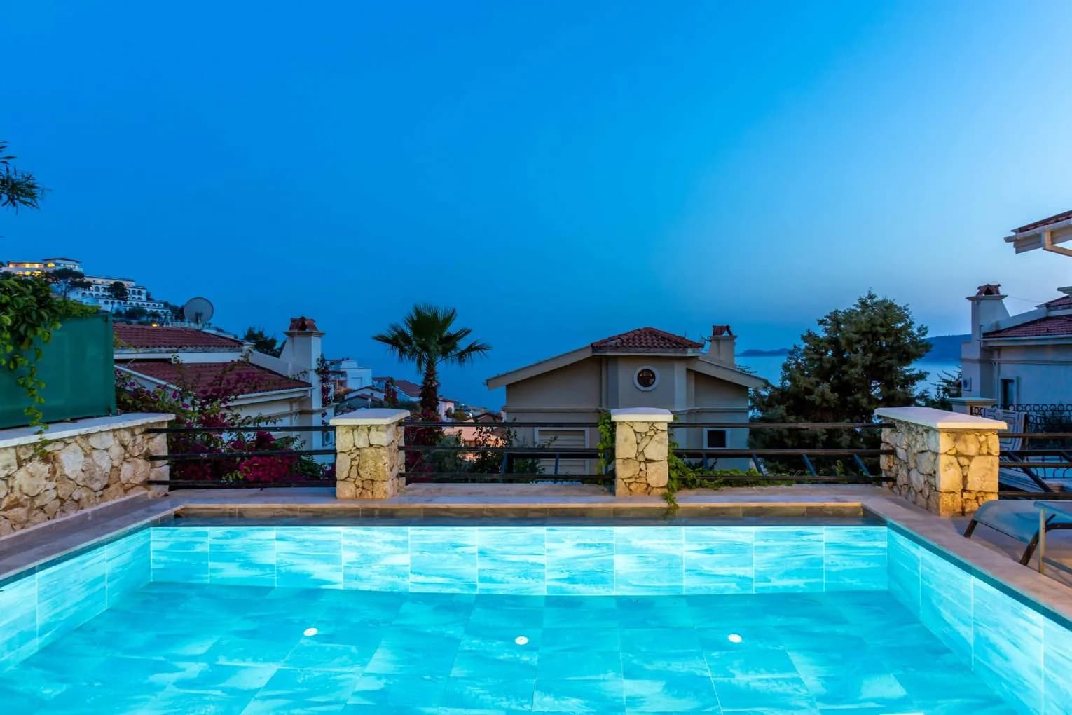 Kalkan Kalamar'da Deniz Manzaralı, Geniş Ailelere Uygun, Kiralık Villa görsel 2