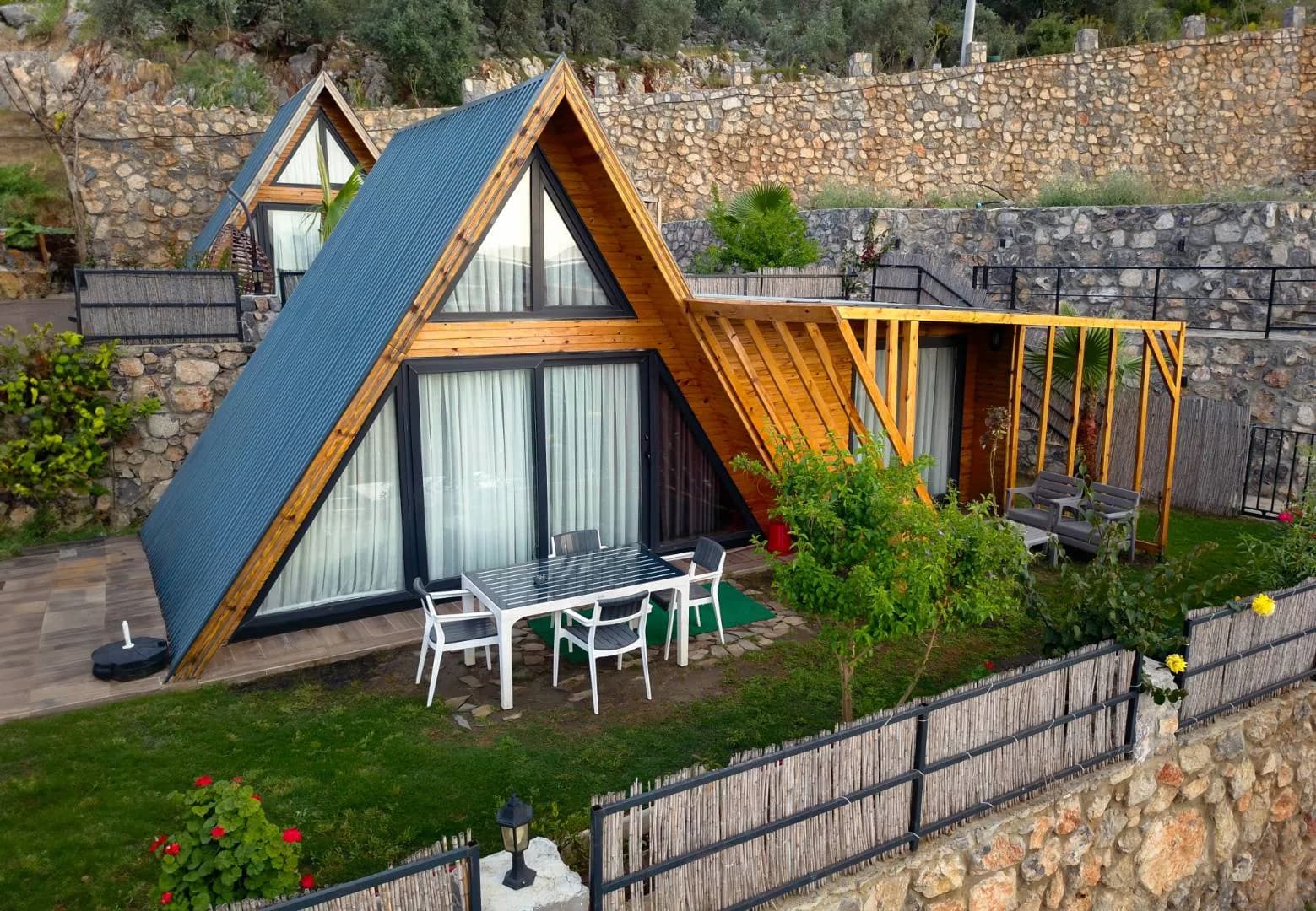 Muğla Fethiye'de Deniz Manzaralı, Özel Havuzlu, Konforlu Bongalov görsel 2