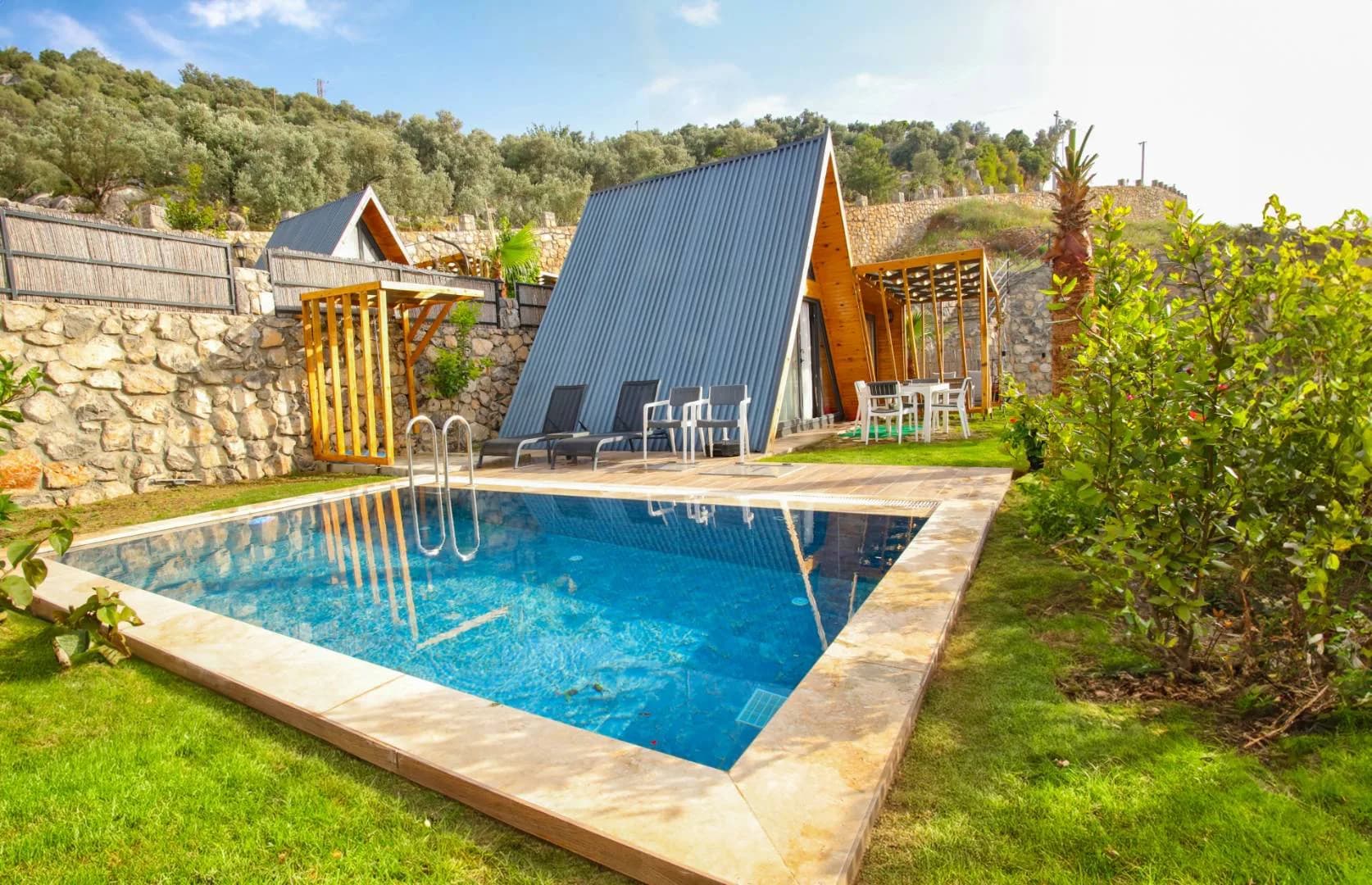 Muğla Fethiye'de Deniz Manzaralı, Özel Havuzlu, Konforlu Bongalov görsel 3
