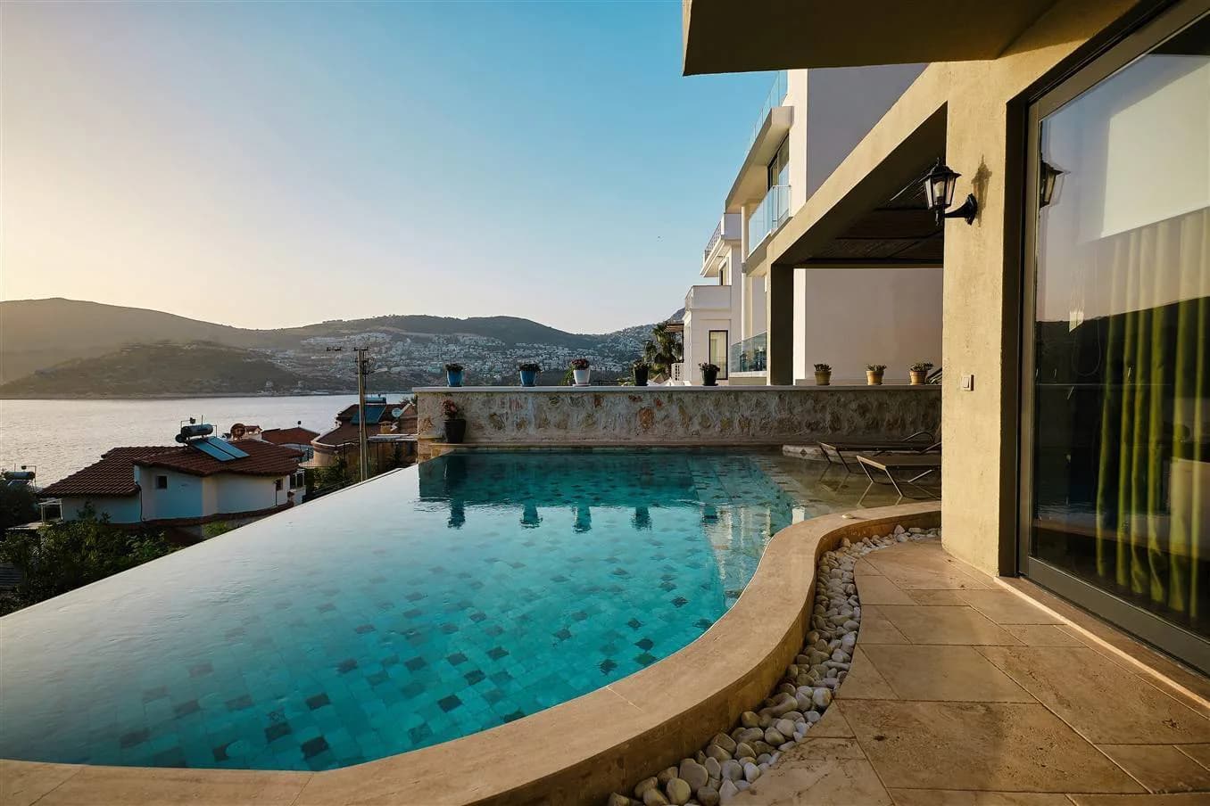 Kaş Kalkan'da Deniz ile İç İçe, Özel Havuzlu, Ferah Villa görsel 3