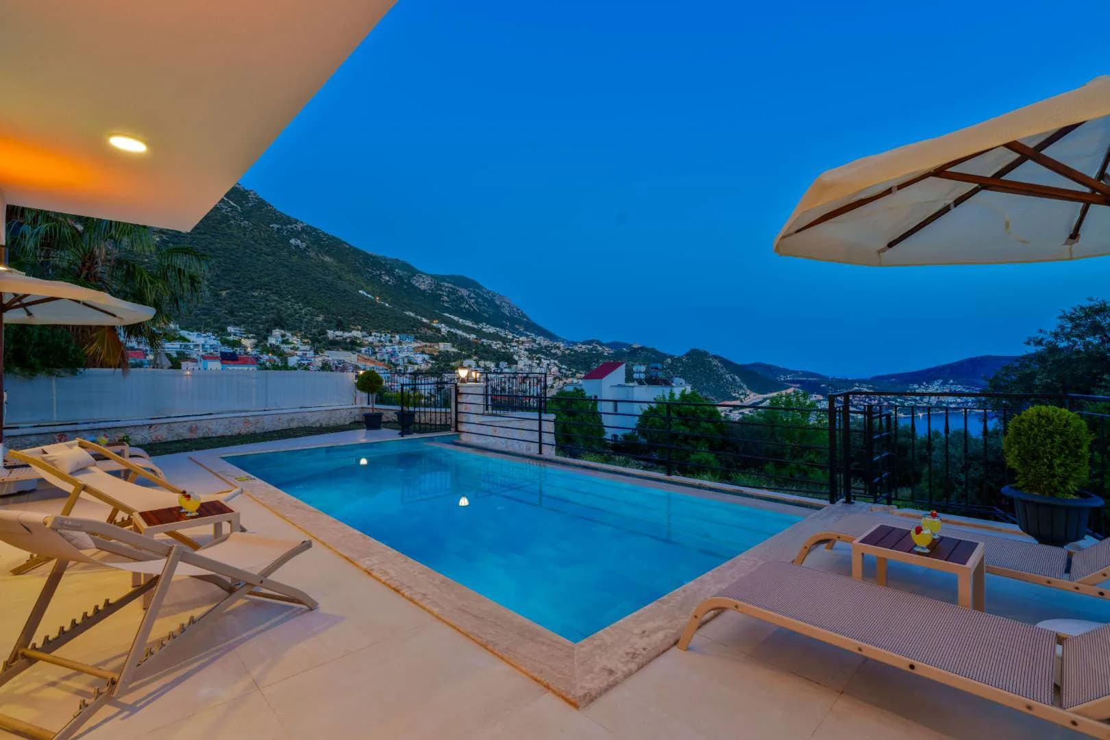 Kalkan Kızıltaş'ta Deniz Manzaralı, Özel Havuzlu, Jakuzili Villa görsel 3