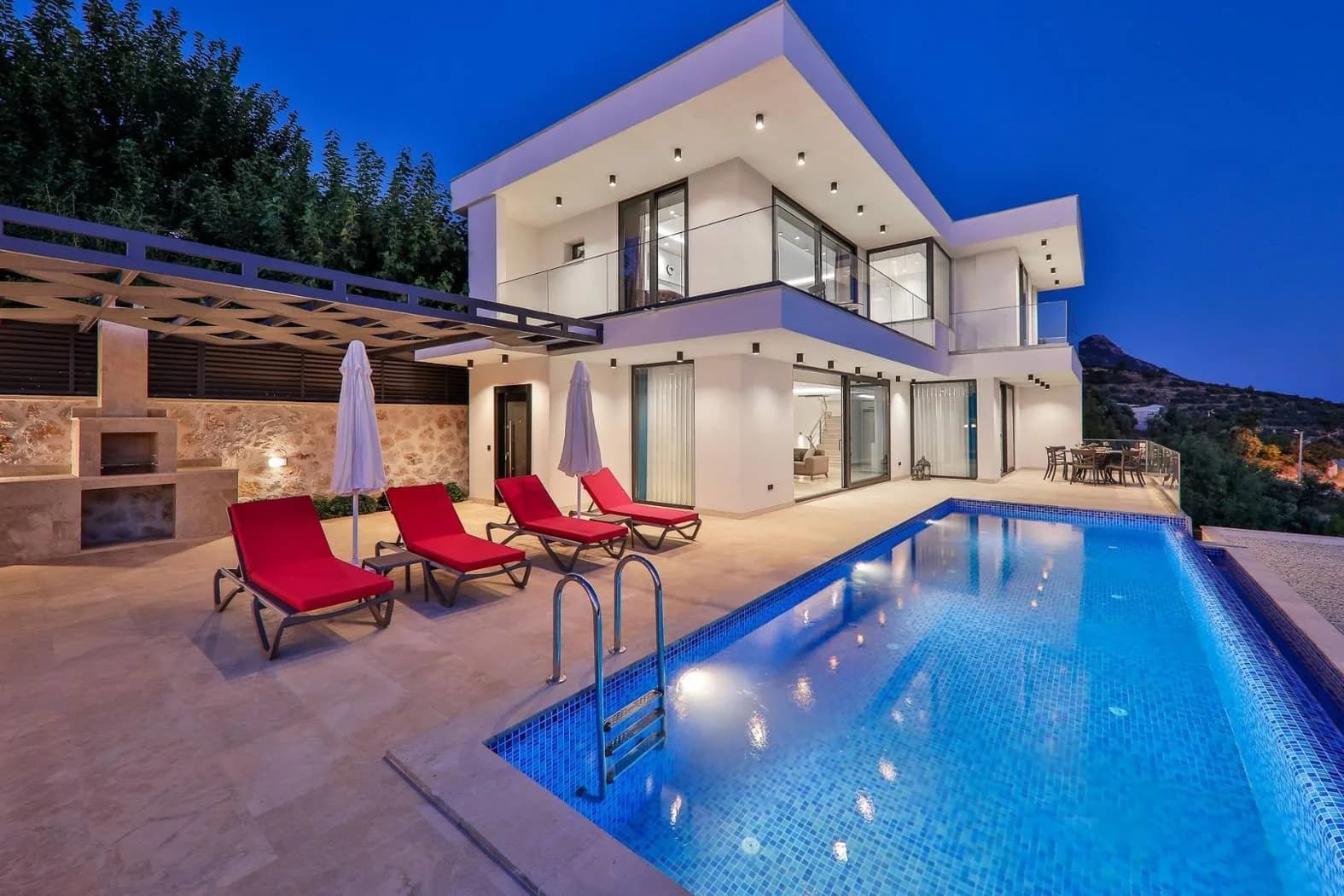 Kaş Üzümlü'de Enfes Manzaraya Sahip, Özel Havuzlu, Lüks Villa görsel 2