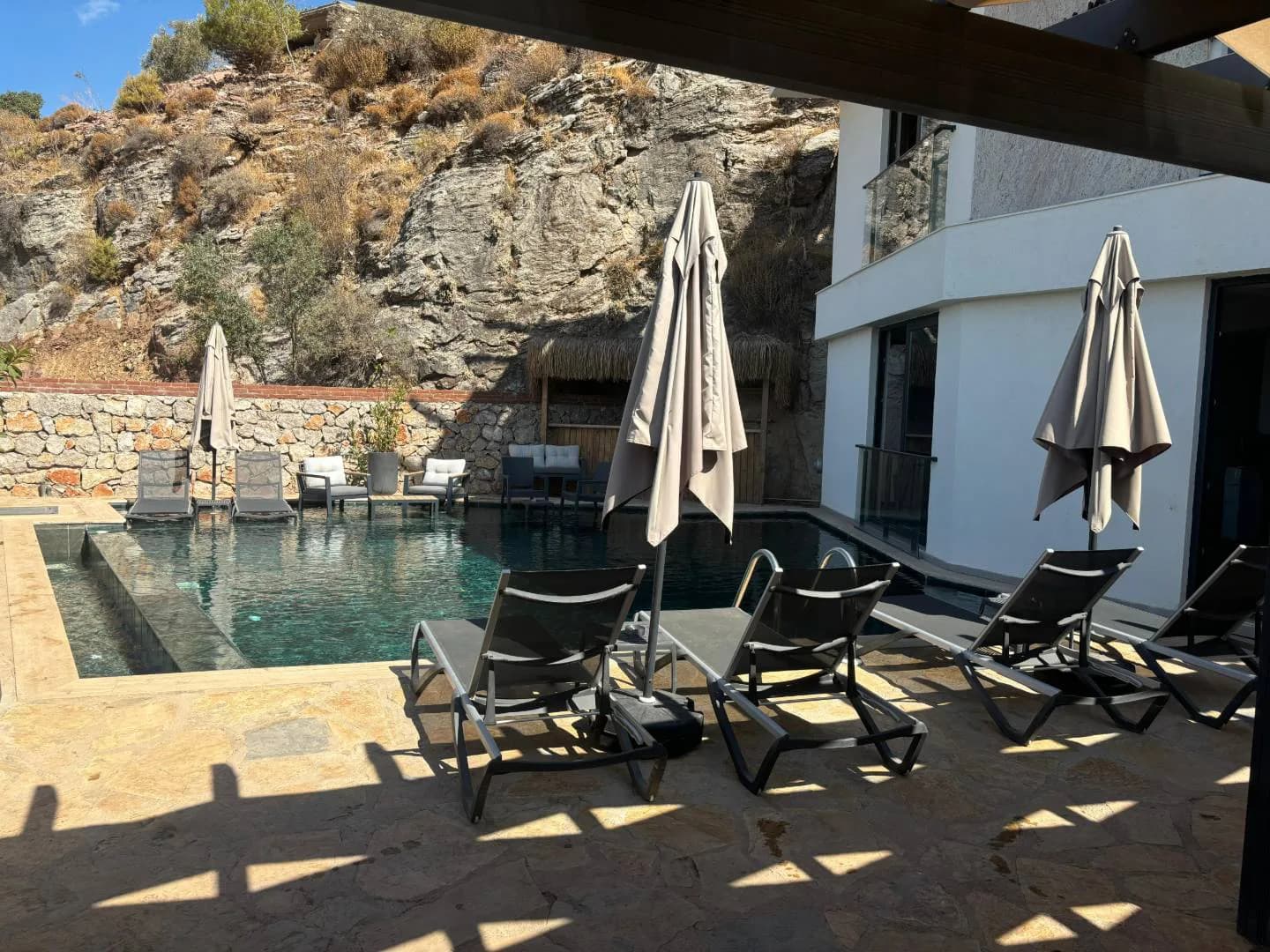 Fethiye Karaağaç'ta Modern Mimarili, Özel Havuzlu, Jakuzili Villa görsel 3